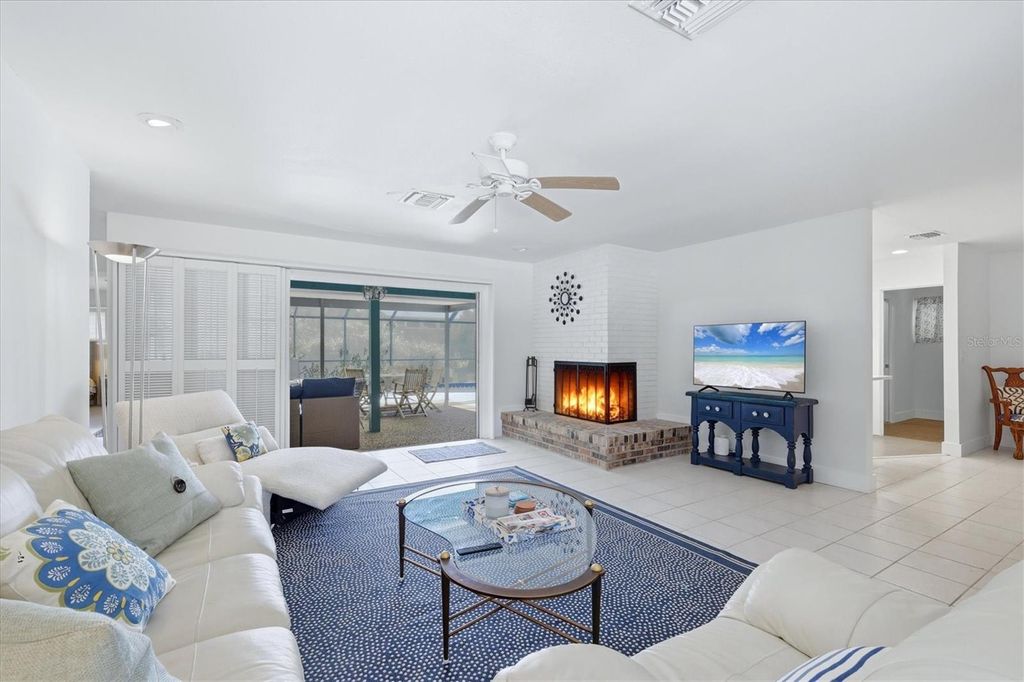Photo of 616 Lyons Lane, Longboat Key, FL 34228 (MLS # TB8490318)