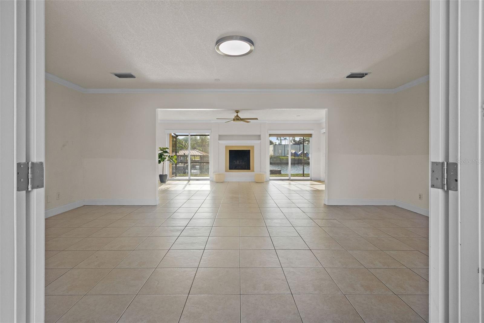 3945 FONTAINEBLEAU DRIVE
