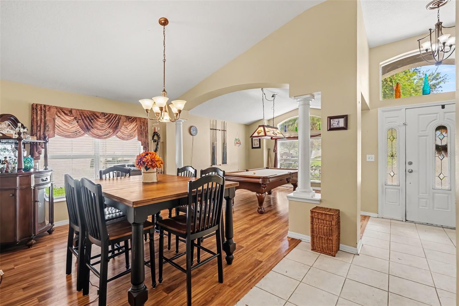 6805 BLUFF MEADOW COURT