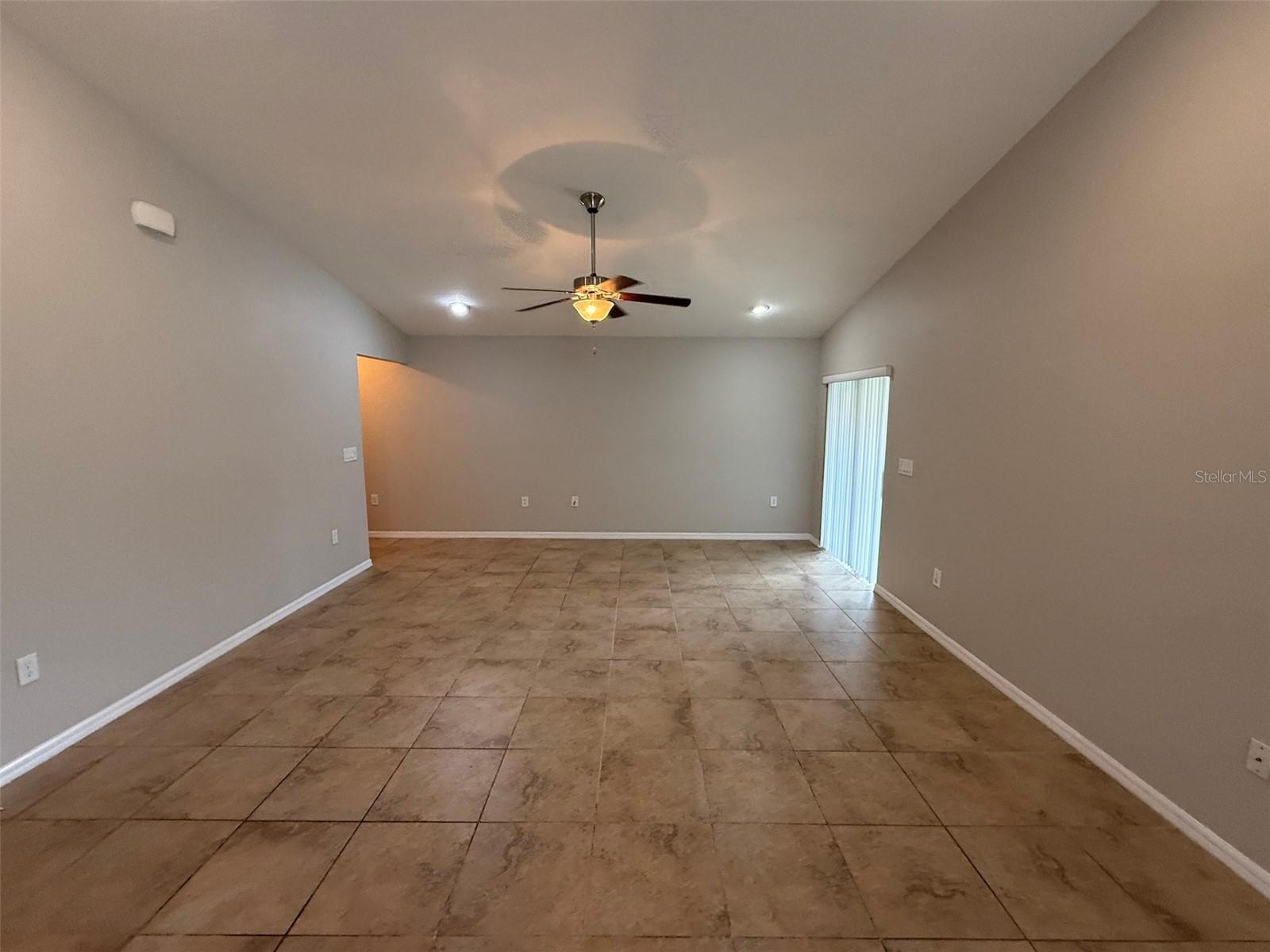 COUNTRY CLUB ESTATES - Residential