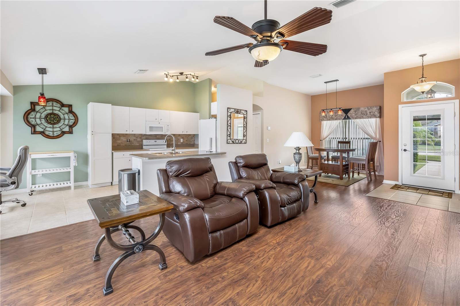 WATERS EDGE PH 09A - Residential