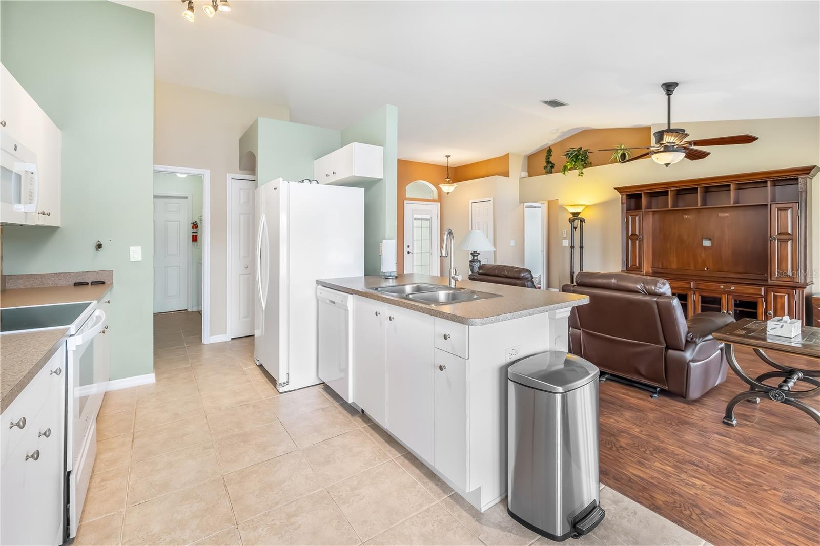 WATERS EDGE PH 09A - Residential