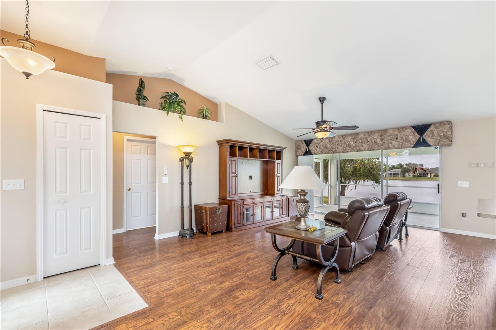 WATERS EDGE PH 09A - Residential