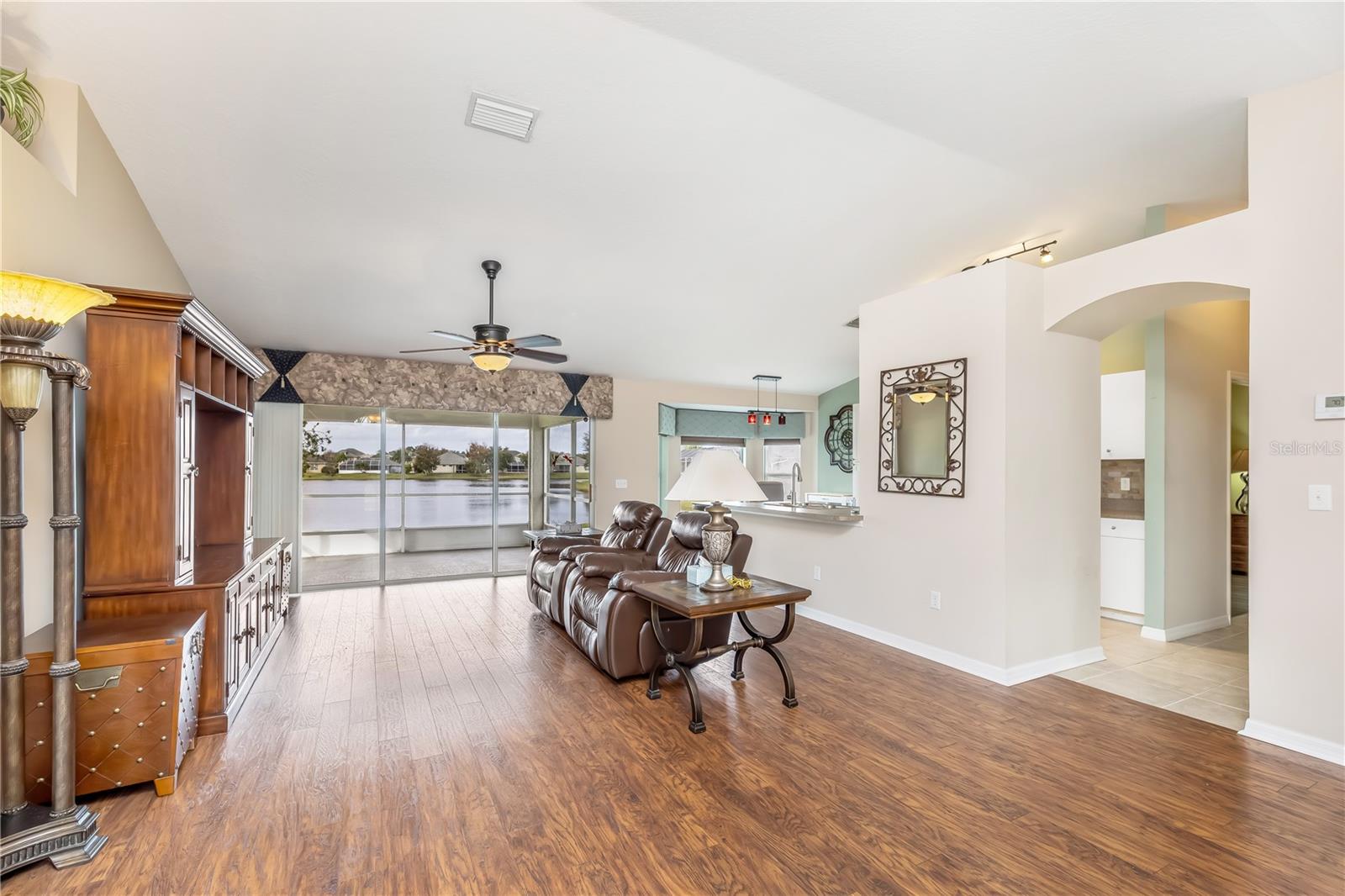 WATERS EDGE PH 09A - Residential