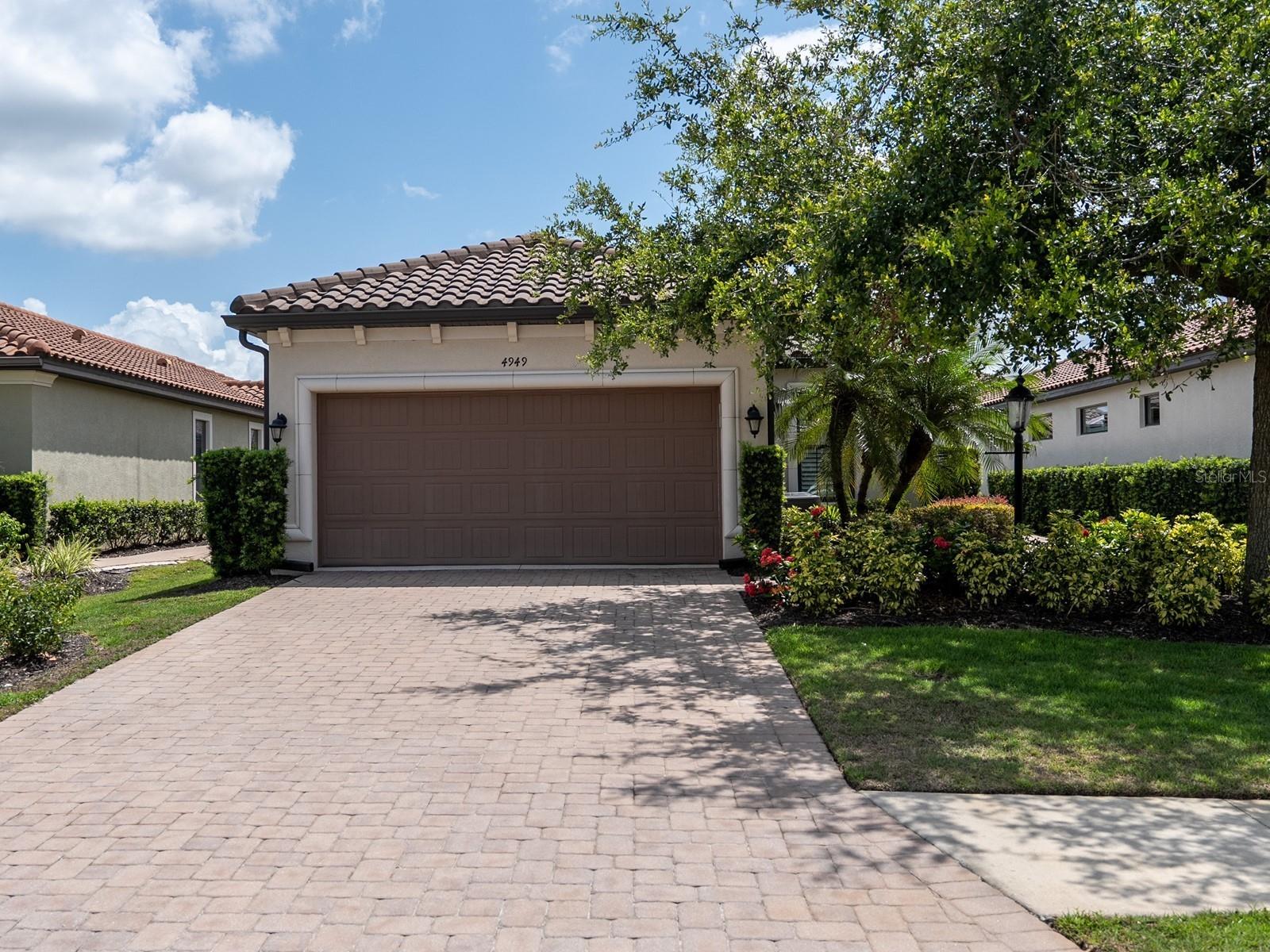 4949 SAVONA RUN