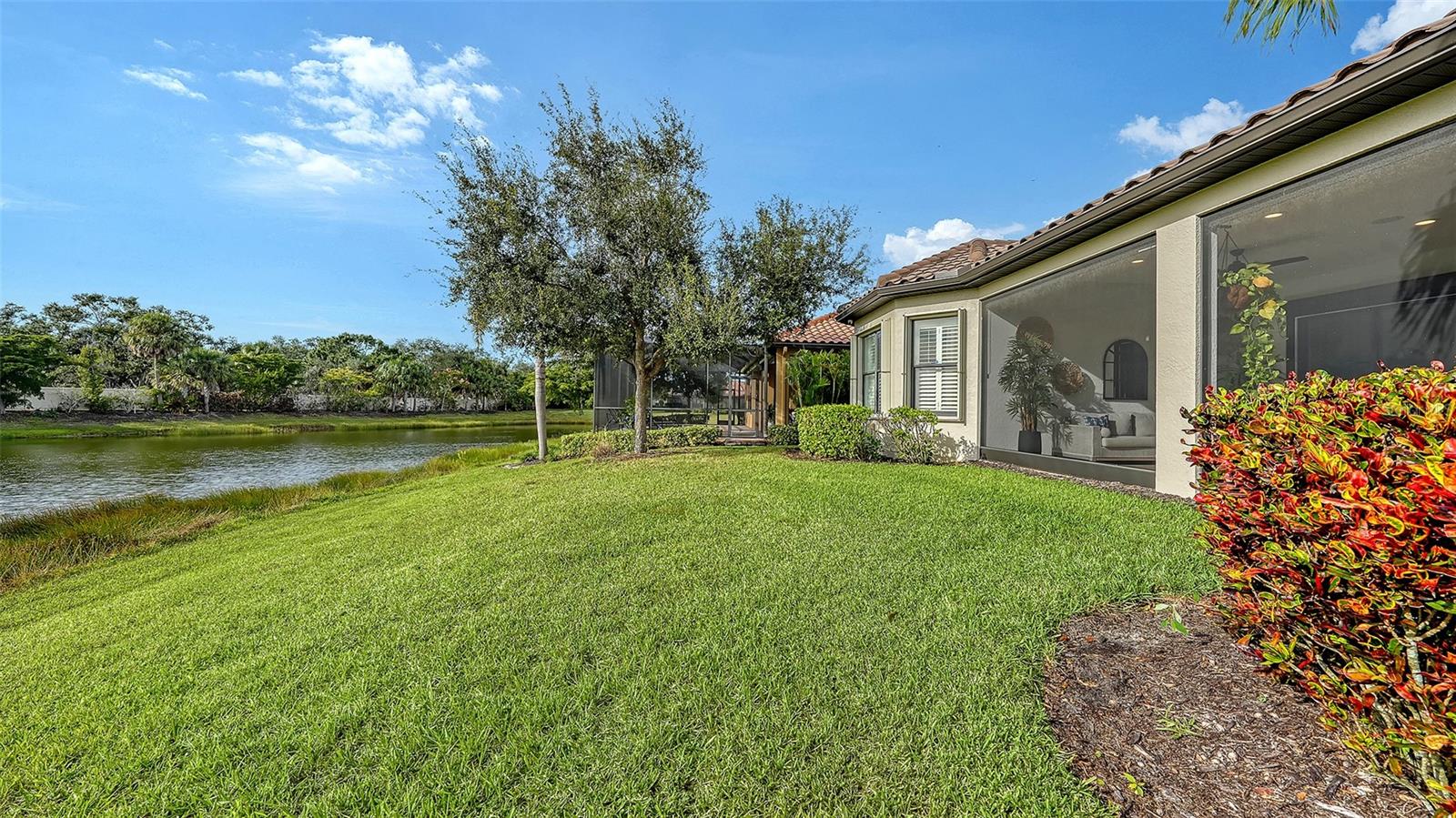 ESPLANADE BY SIESTA KEY-PH 3 - Residential Lease