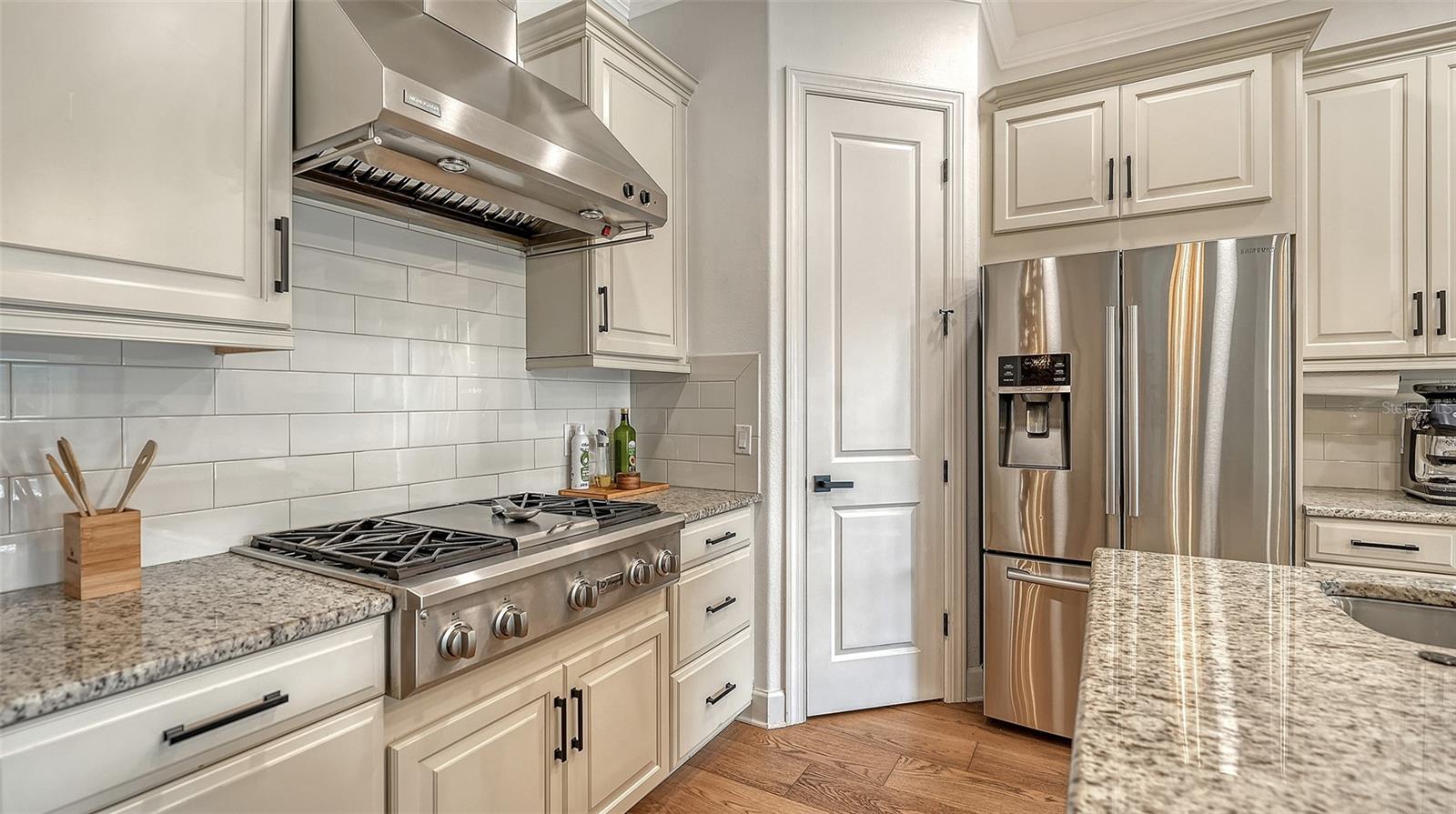 ESPLANADE BY SIESTA KEY-PH 3 - Residential Lease