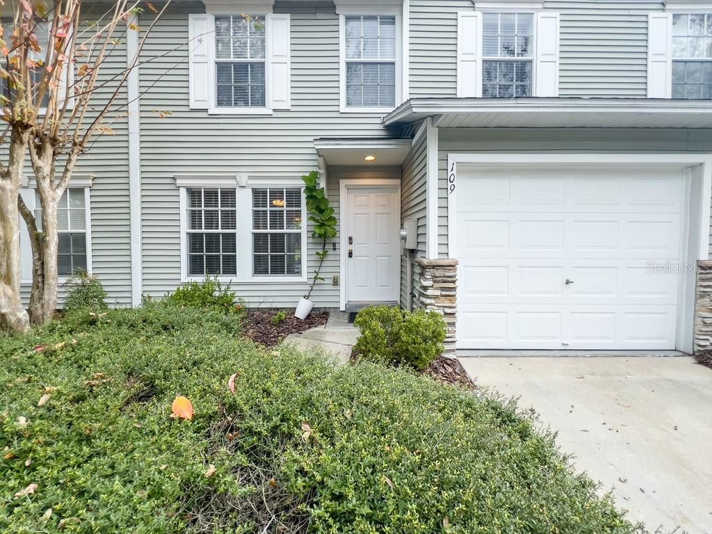 Photo of 109 Woodknoll Place, Valrico, FL 33594 (MLS # TB8498319)