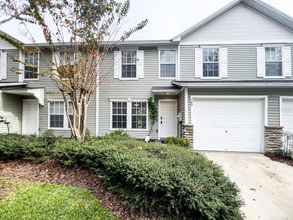 Photo of 109 Woodknoll Place, Valrico, FL 33594 (MLS # TB8498319)