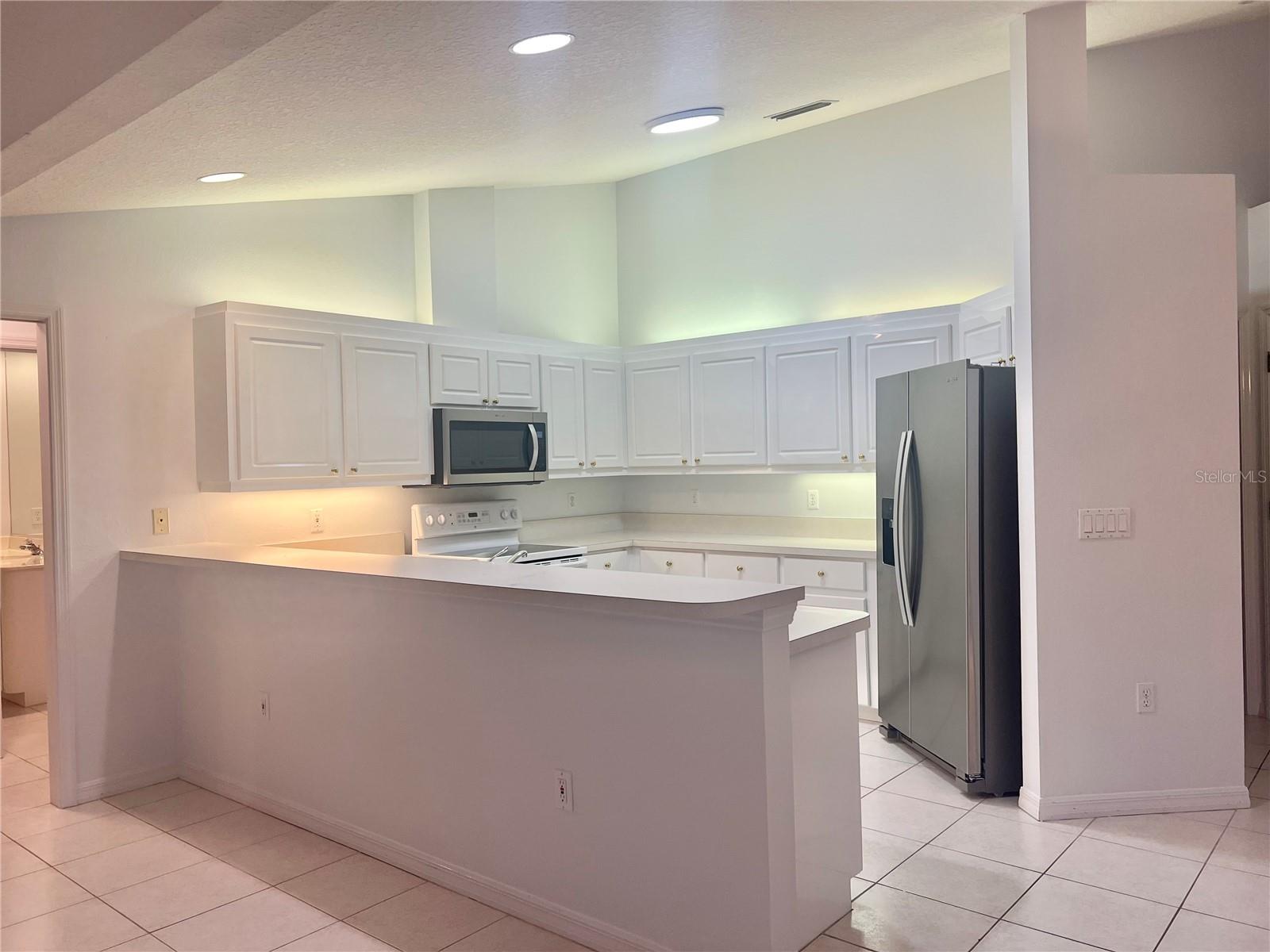 THE LAKES OF JACARANDA - Residential Lease