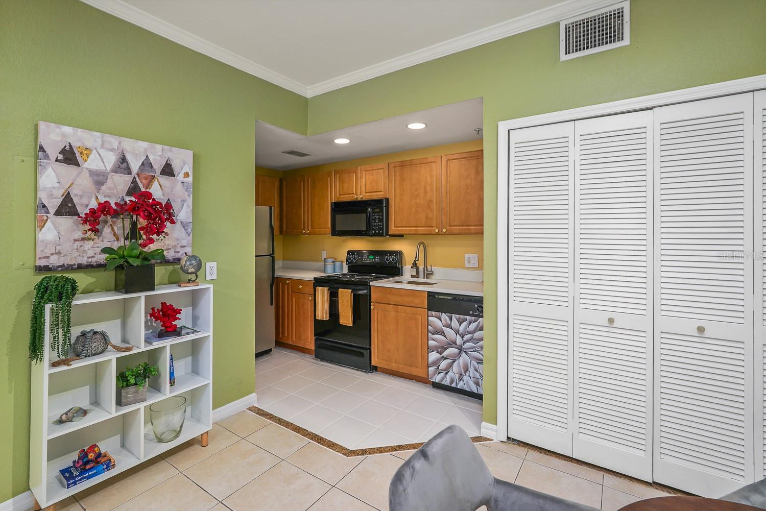 ADMIRALS WALK - Residential