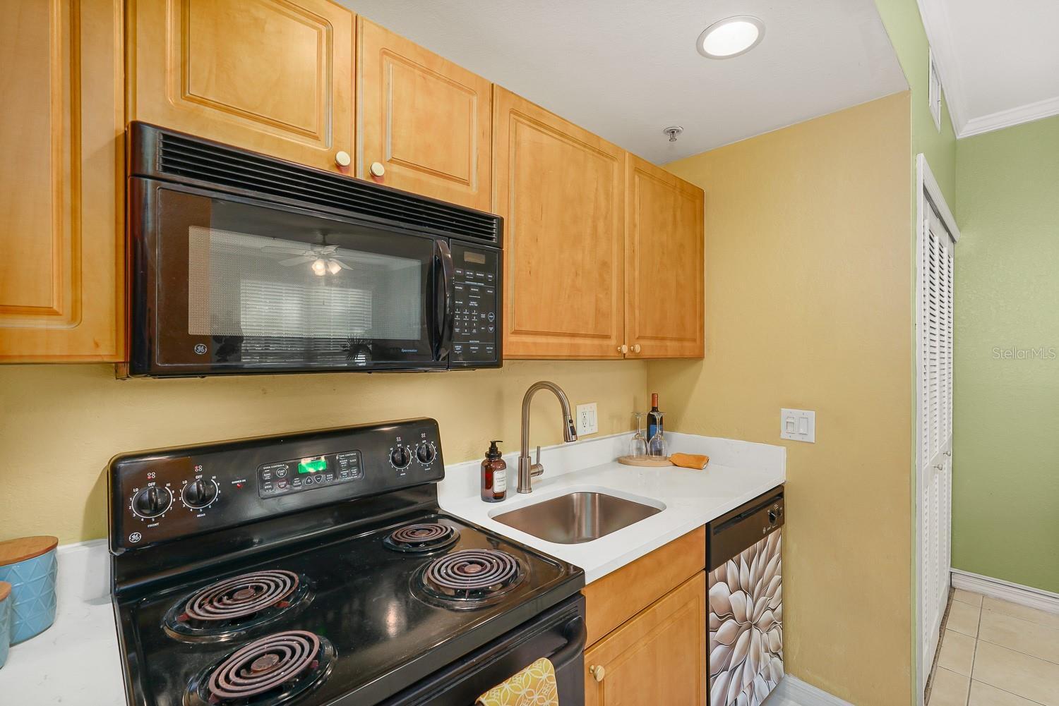 ADMIRALS WALK - Residential