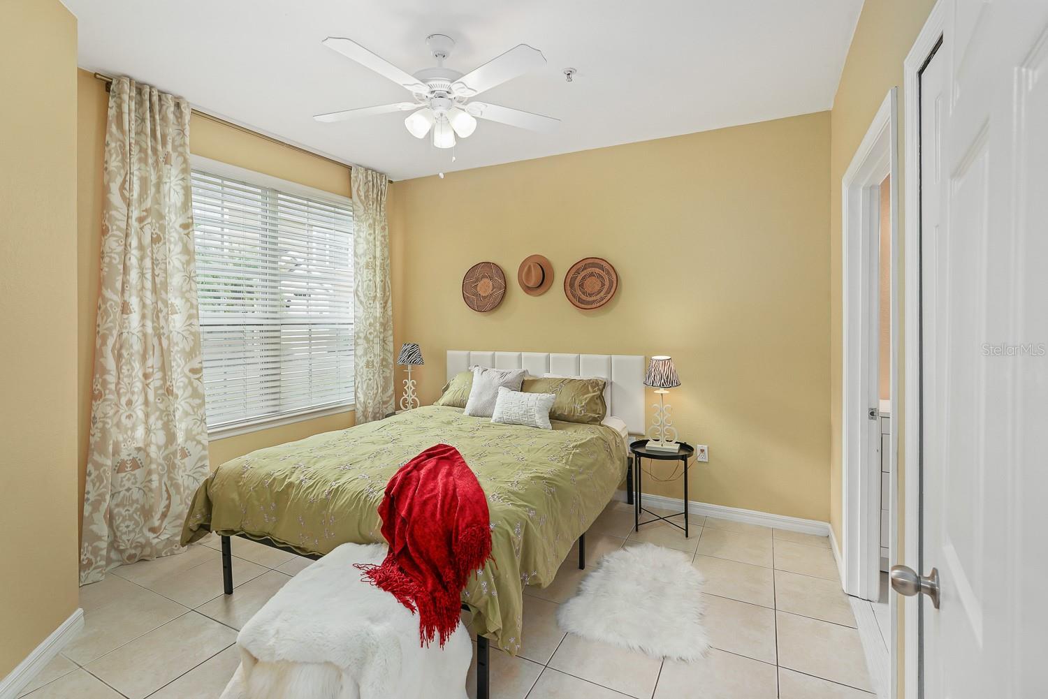 ADMIRALS WALK - Residential