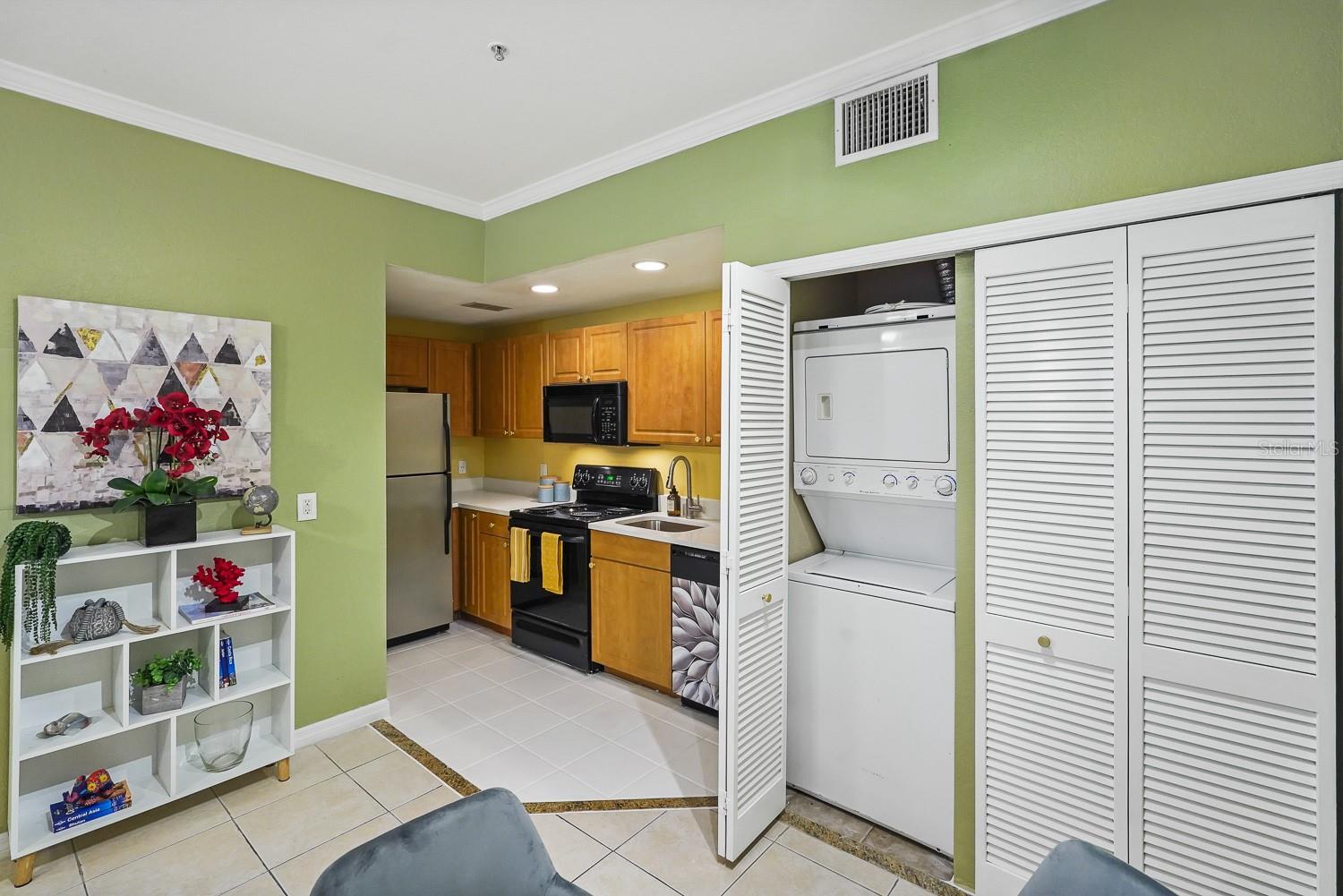 ADMIRALS WALK - Residential