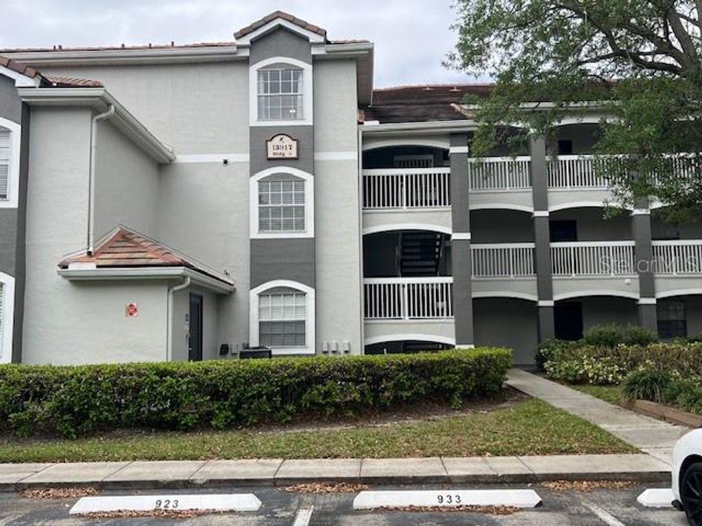 Photo of 13917 Fairway Island Drive #935, Orlando, FL 32837 (MLS # S5146234)