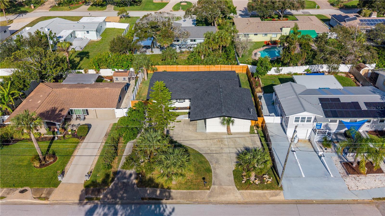 STANDISH SHORES BELLEWOOD - Residential