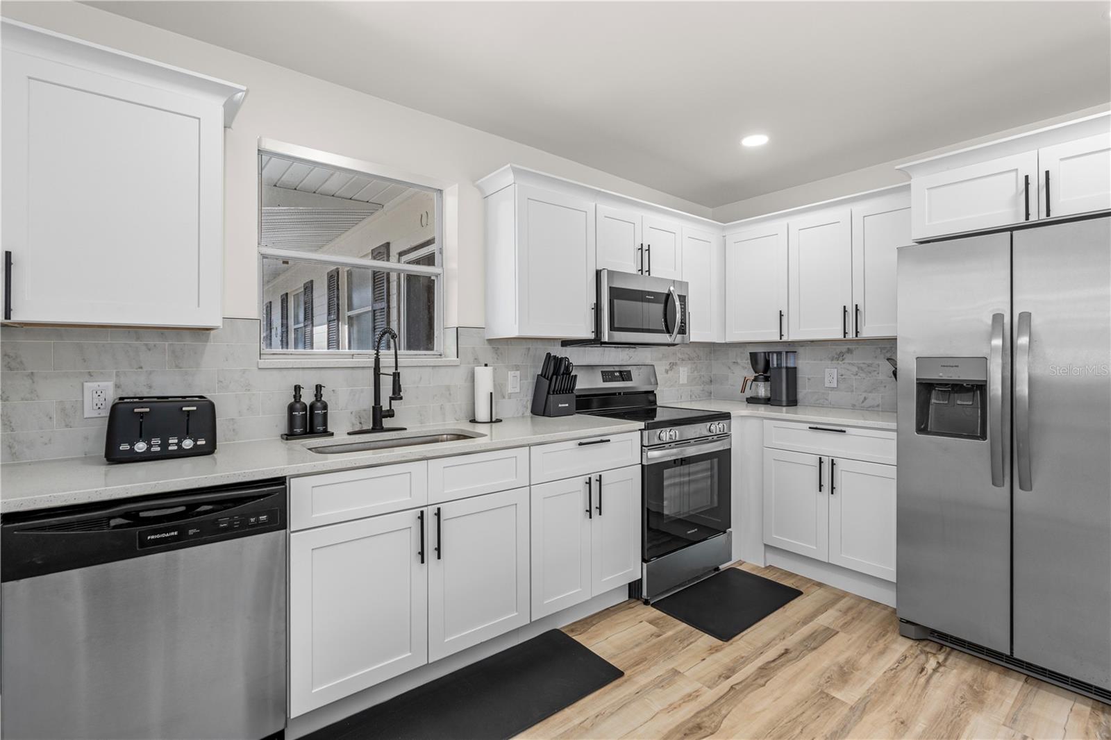 STANDISH SHORES BELLEWOOD - Residential