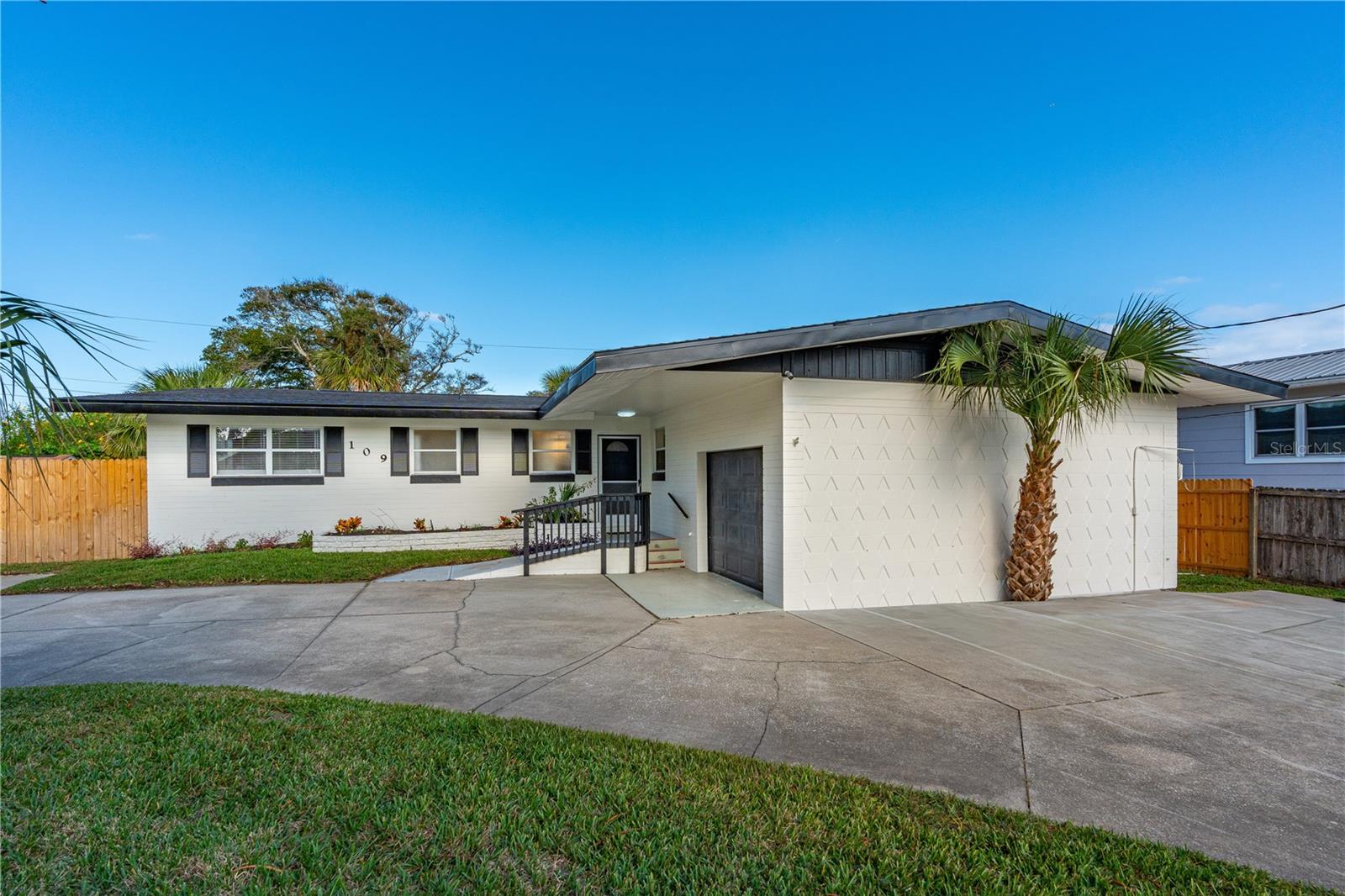 STANDISH SHORES BELLEWOOD - Residential