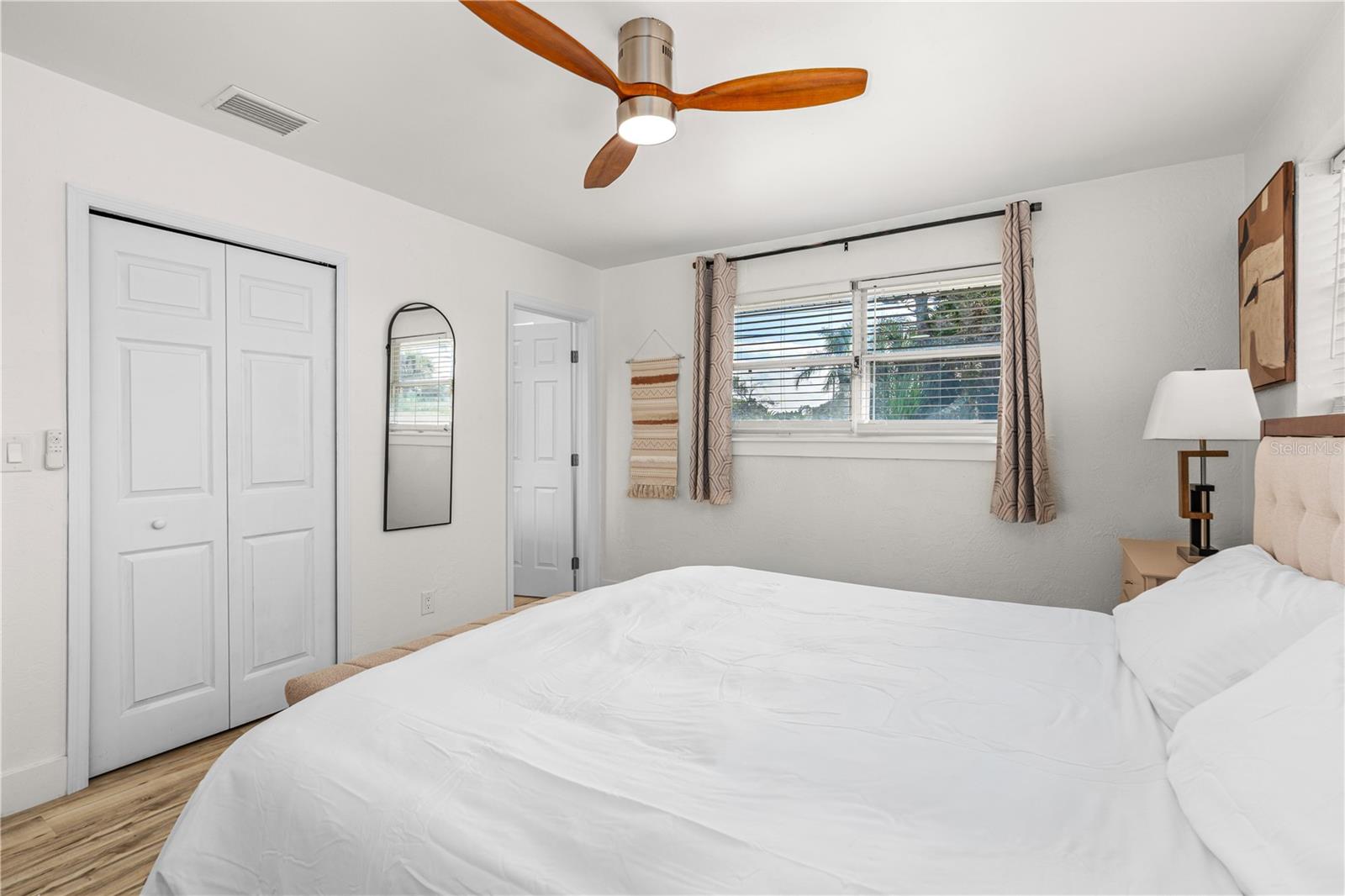 STANDISH SHORES BELLEWOOD - Residential