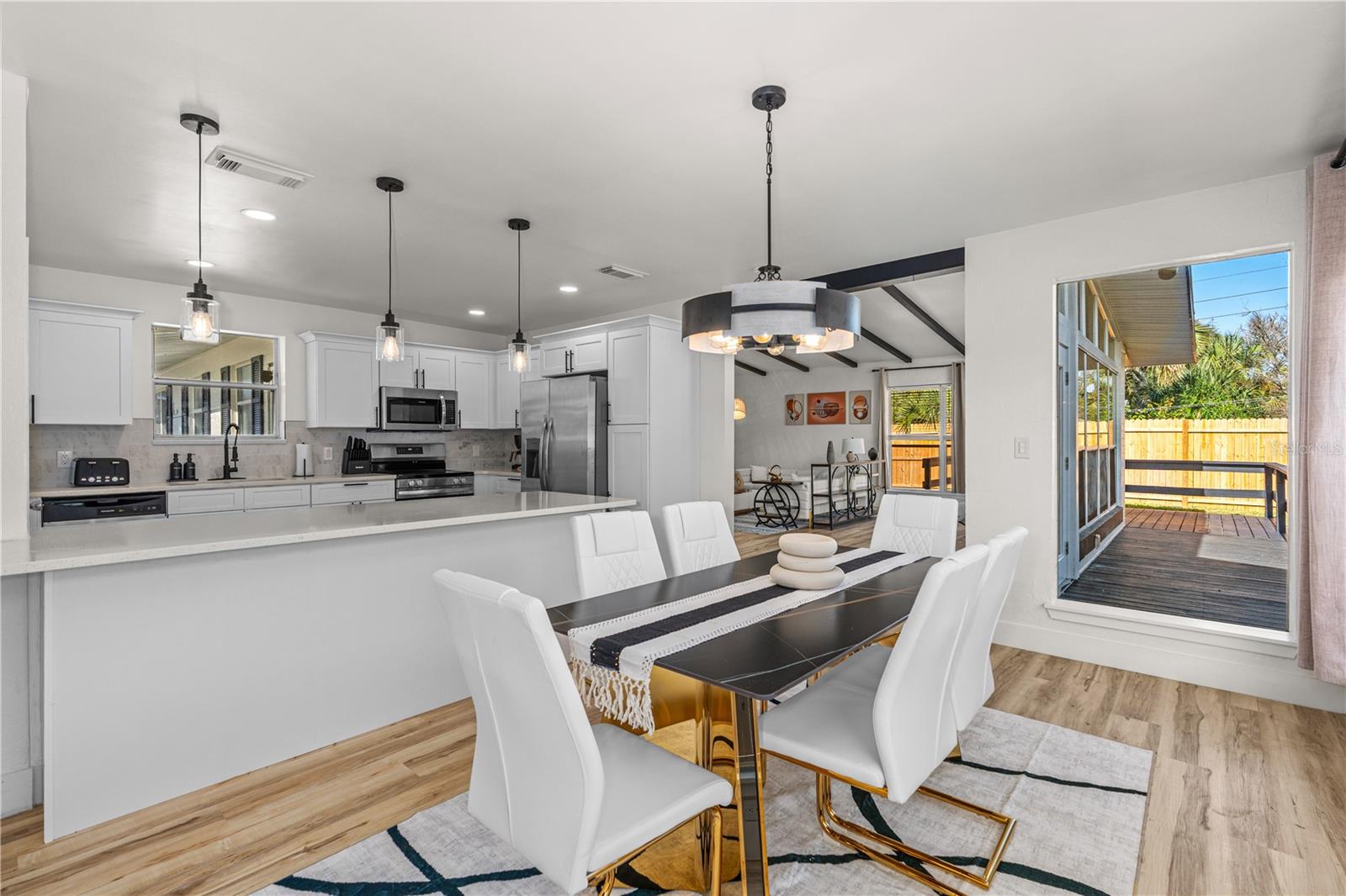 STANDISH SHORES BELLEWOOD - Residential