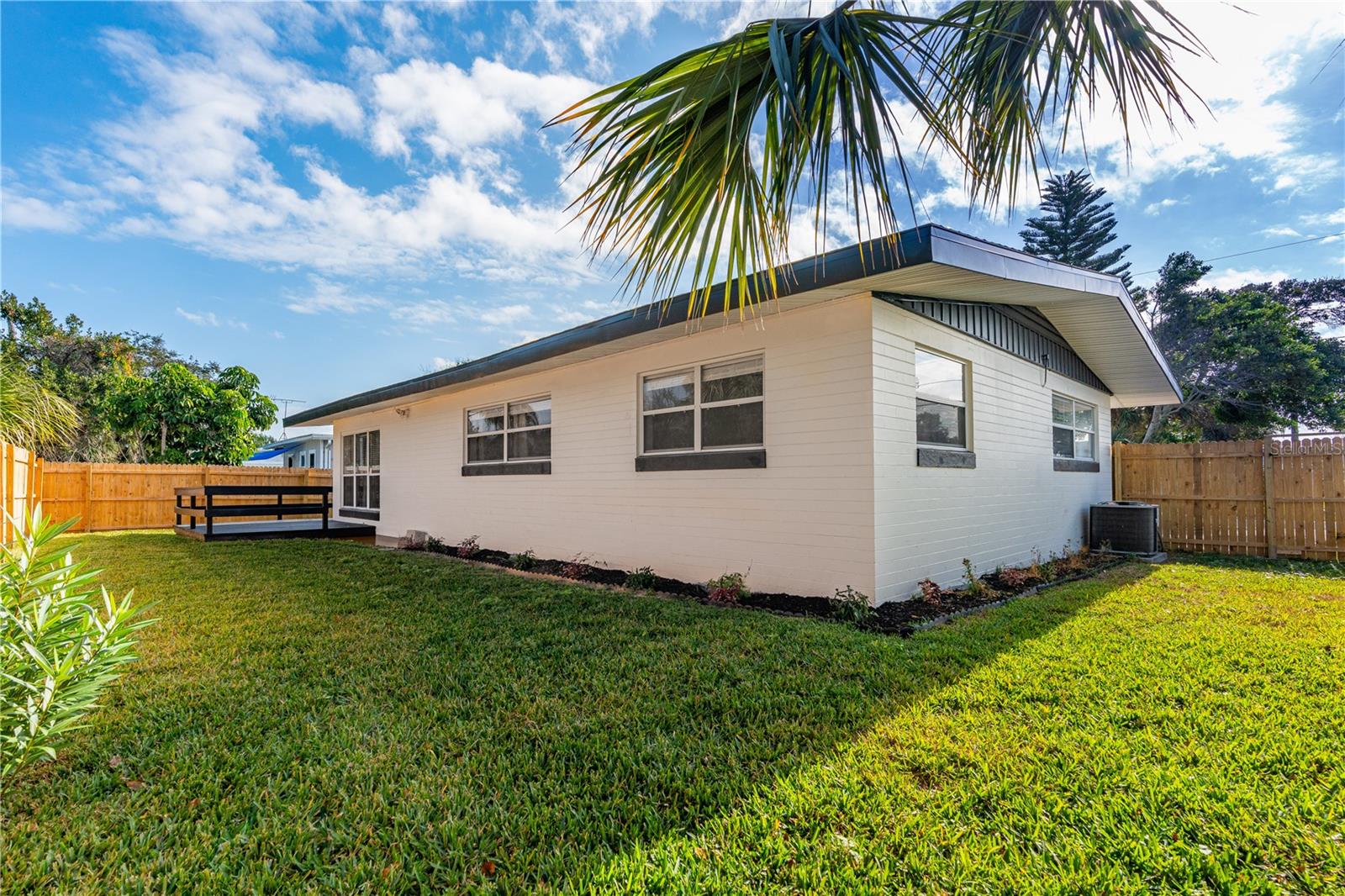 STANDISH SHORES BELLEWOOD - Residential