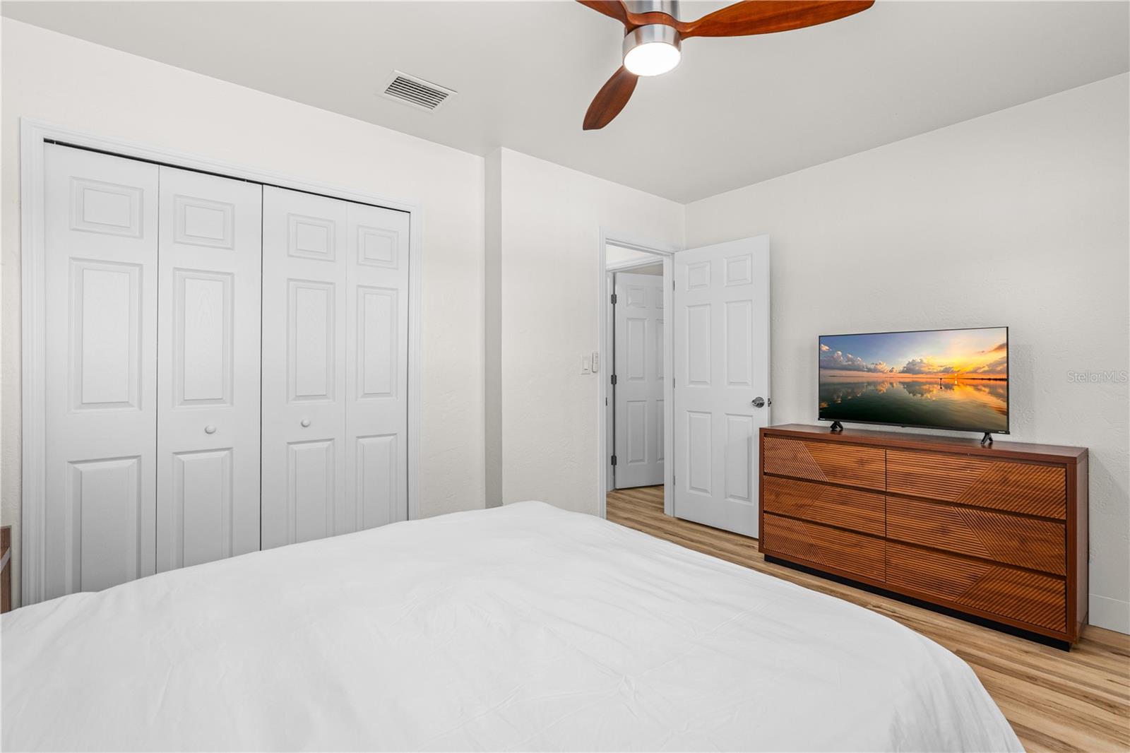 STANDISH SHORES BELLEWOOD - Residential