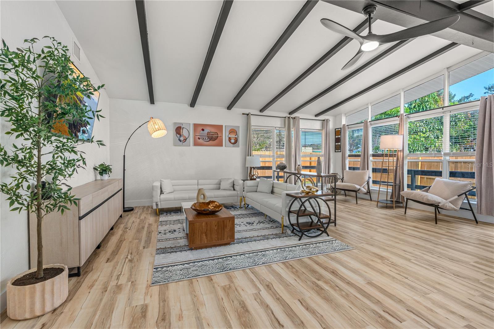 STANDISH SHORES BELLEWOOD - Residential