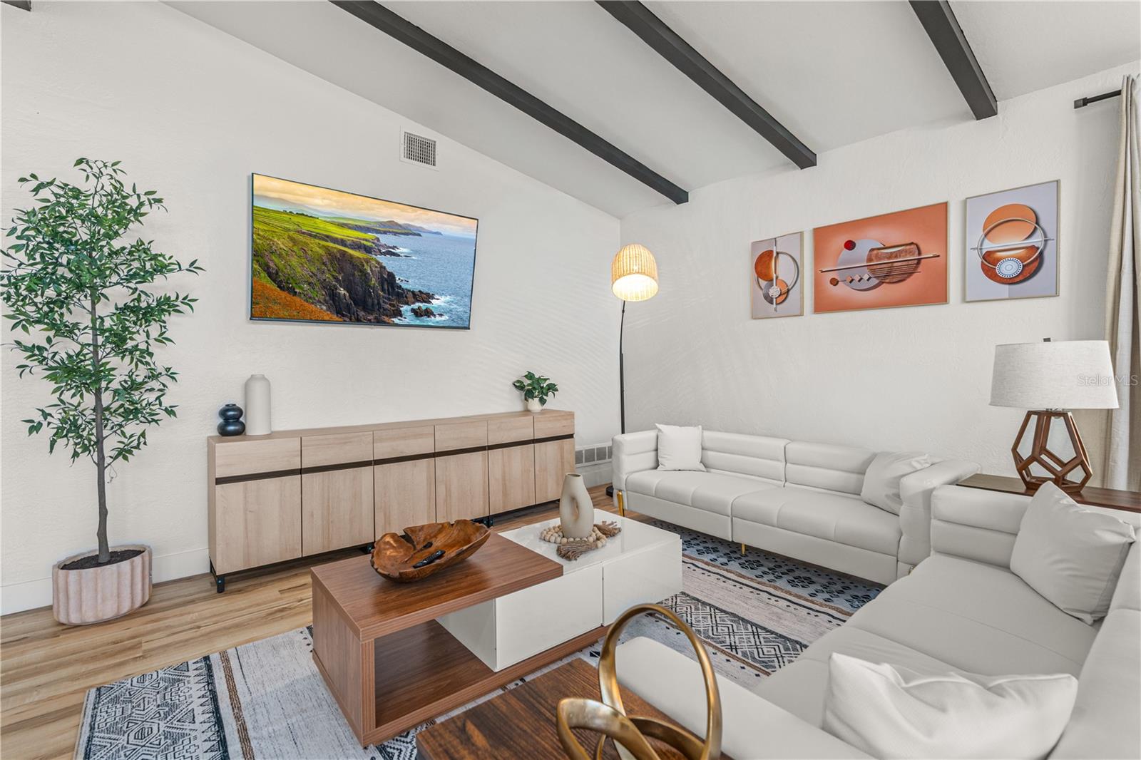 STANDISH SHORES BELLEWOOD - Residential