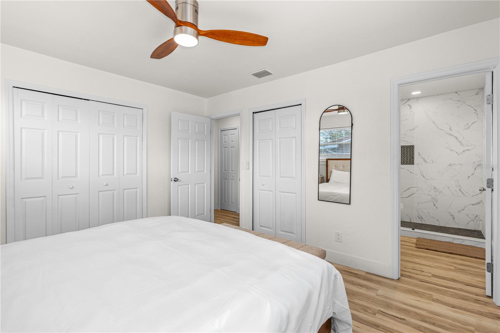 STANDISH SHORES BELLEWOOD - Residential