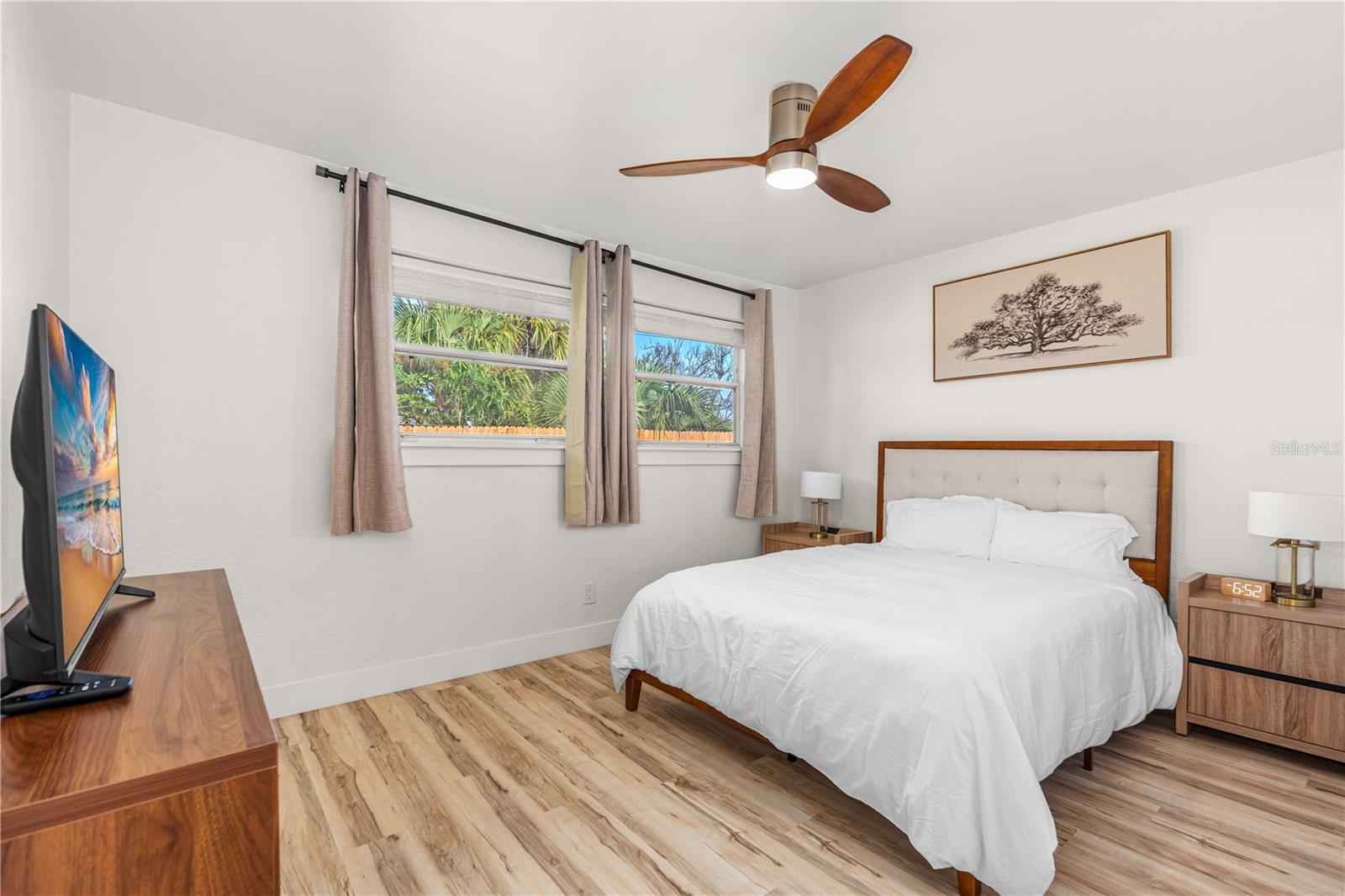 STANDISH SHORES BELLEWOOD - Residential