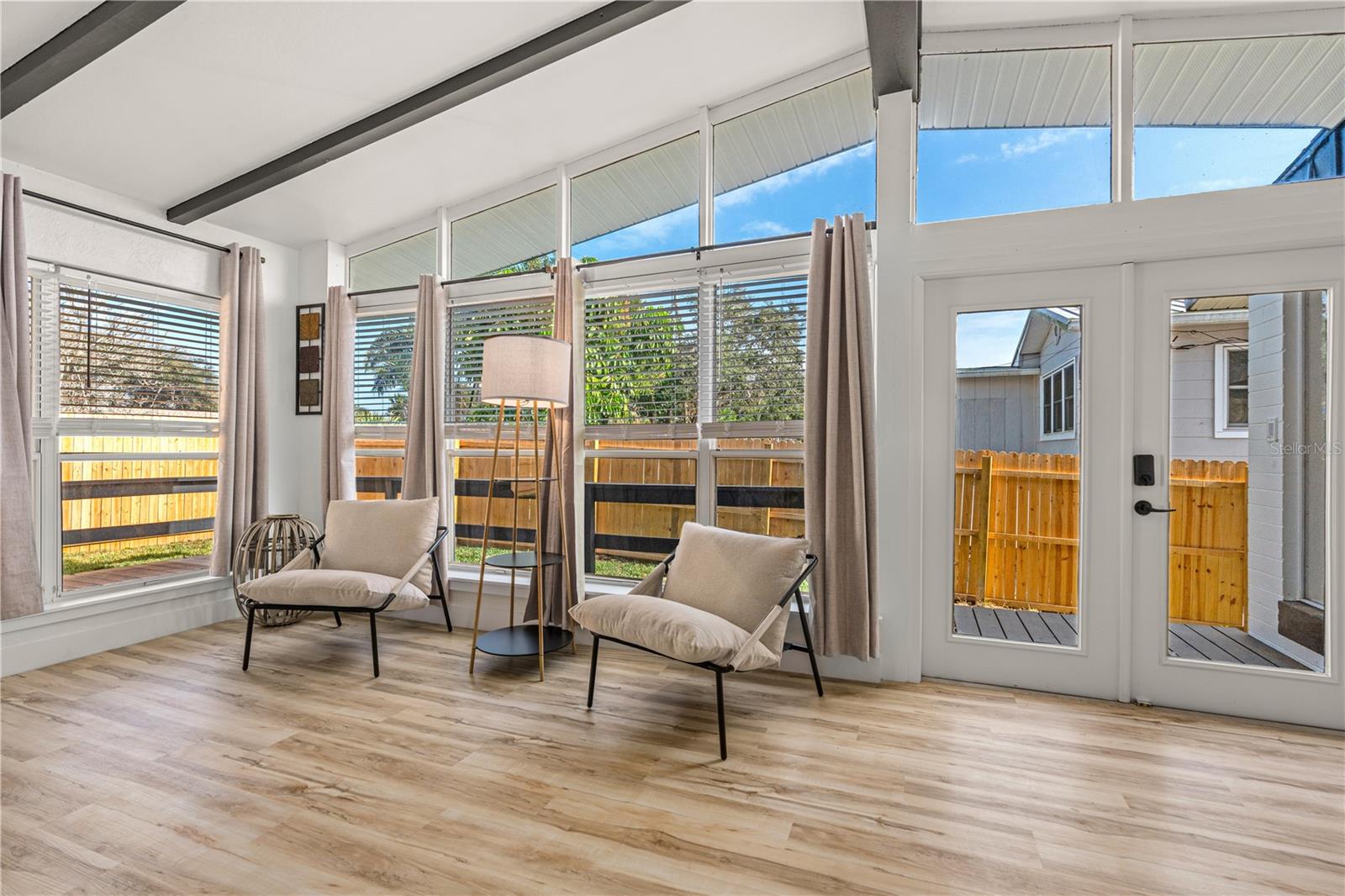 STANDISH SHORES BELLEWOOD - Residential