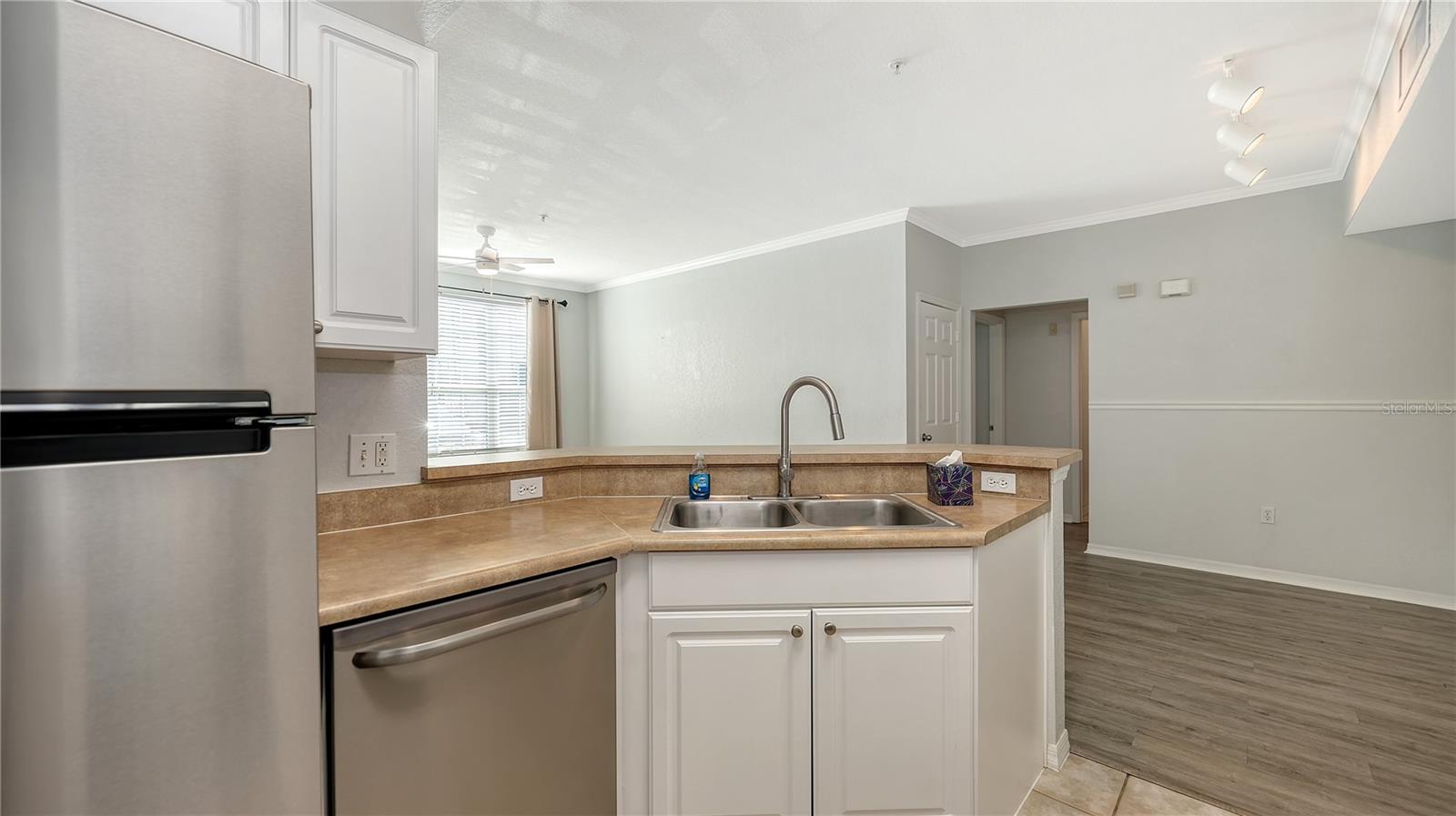 ADMIRALS WALK - Residential Lease