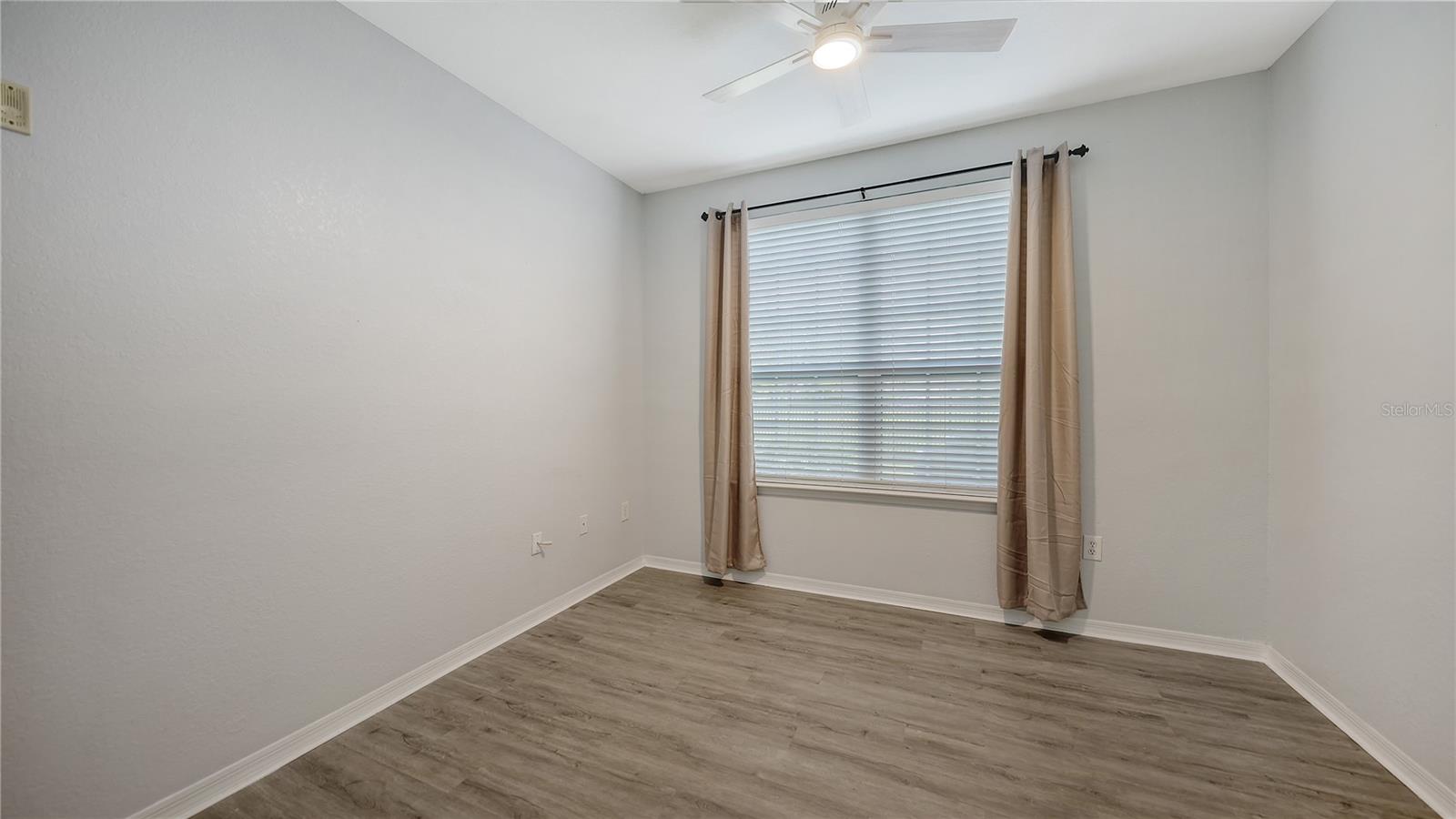 ADMIRALS WALK - Residential Lease