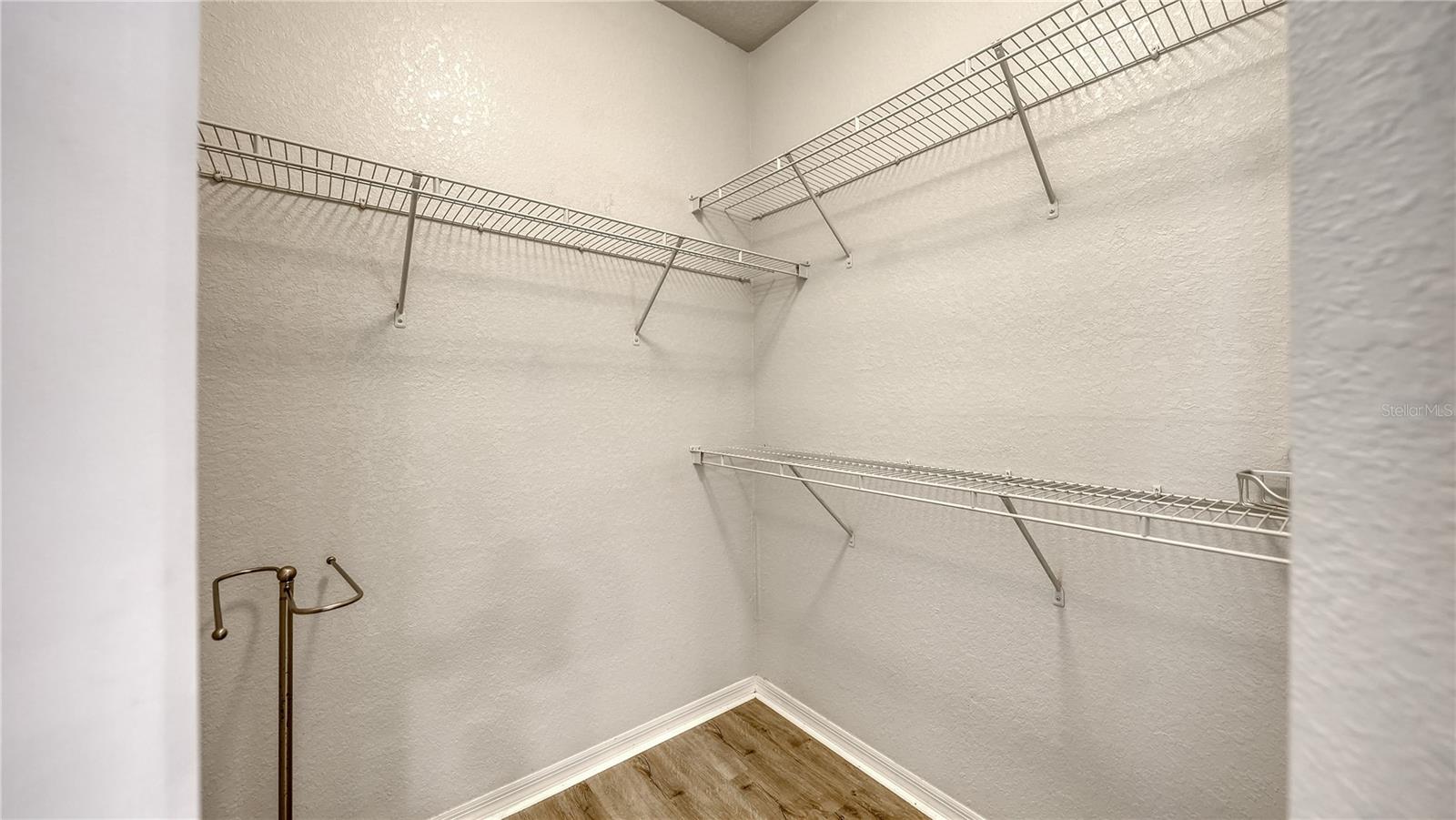 ADMIRALS WALK - Residential Lease