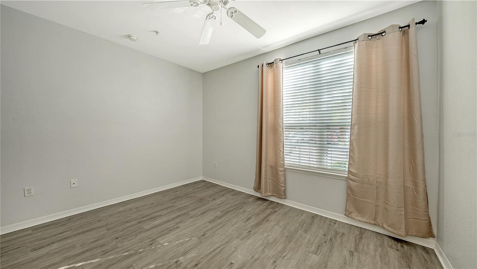 ADMIRALS WALK - Residential Lease