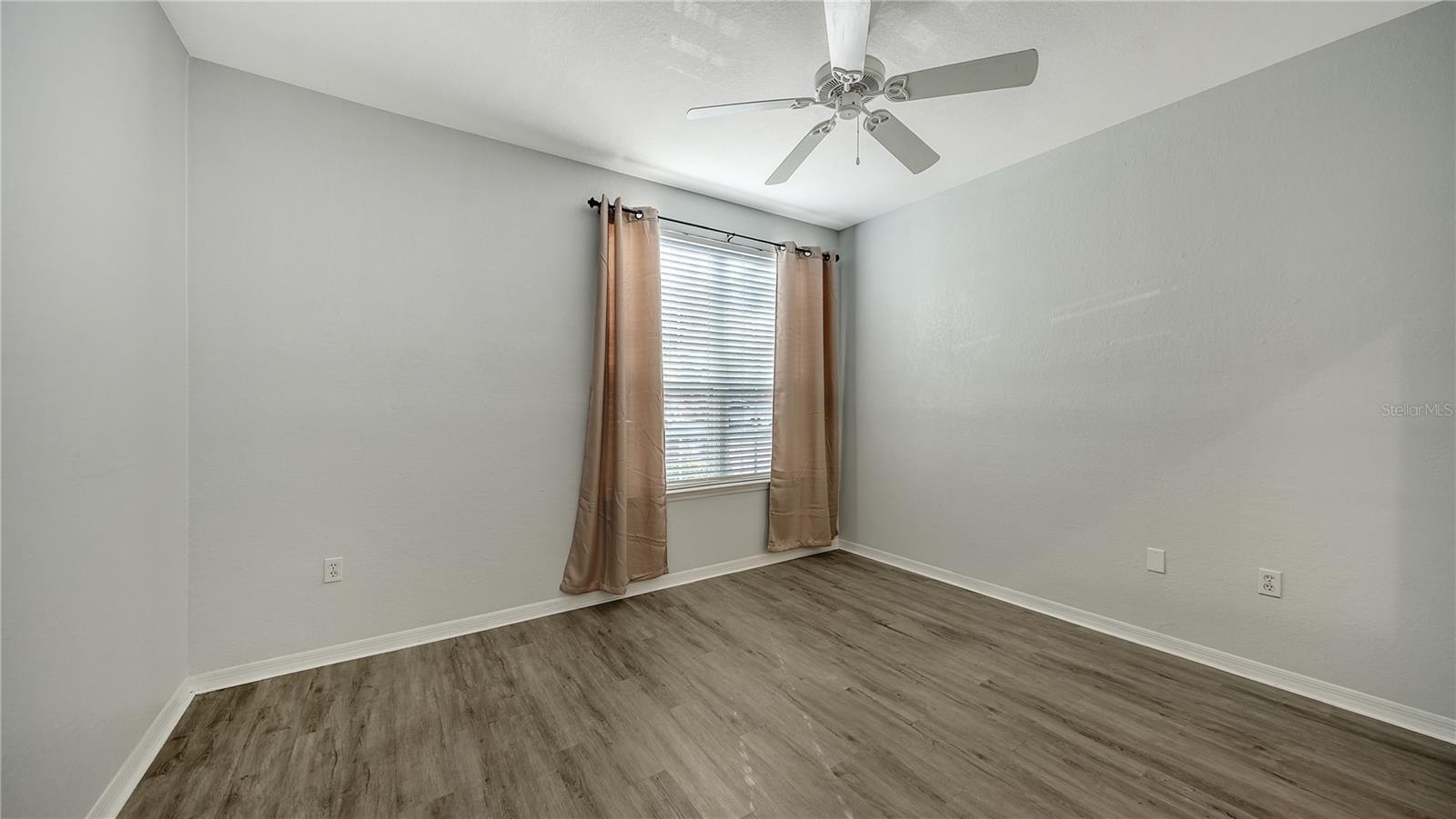 ADMIRALS WALK - Residential Lease