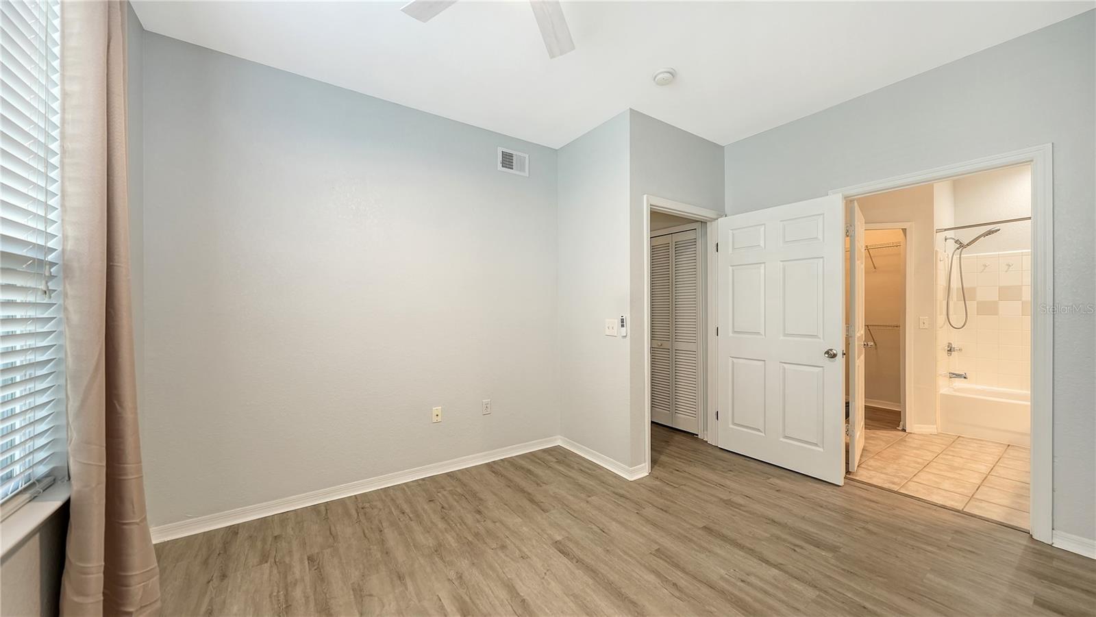 ADMIRALS WALK - Residential Lease