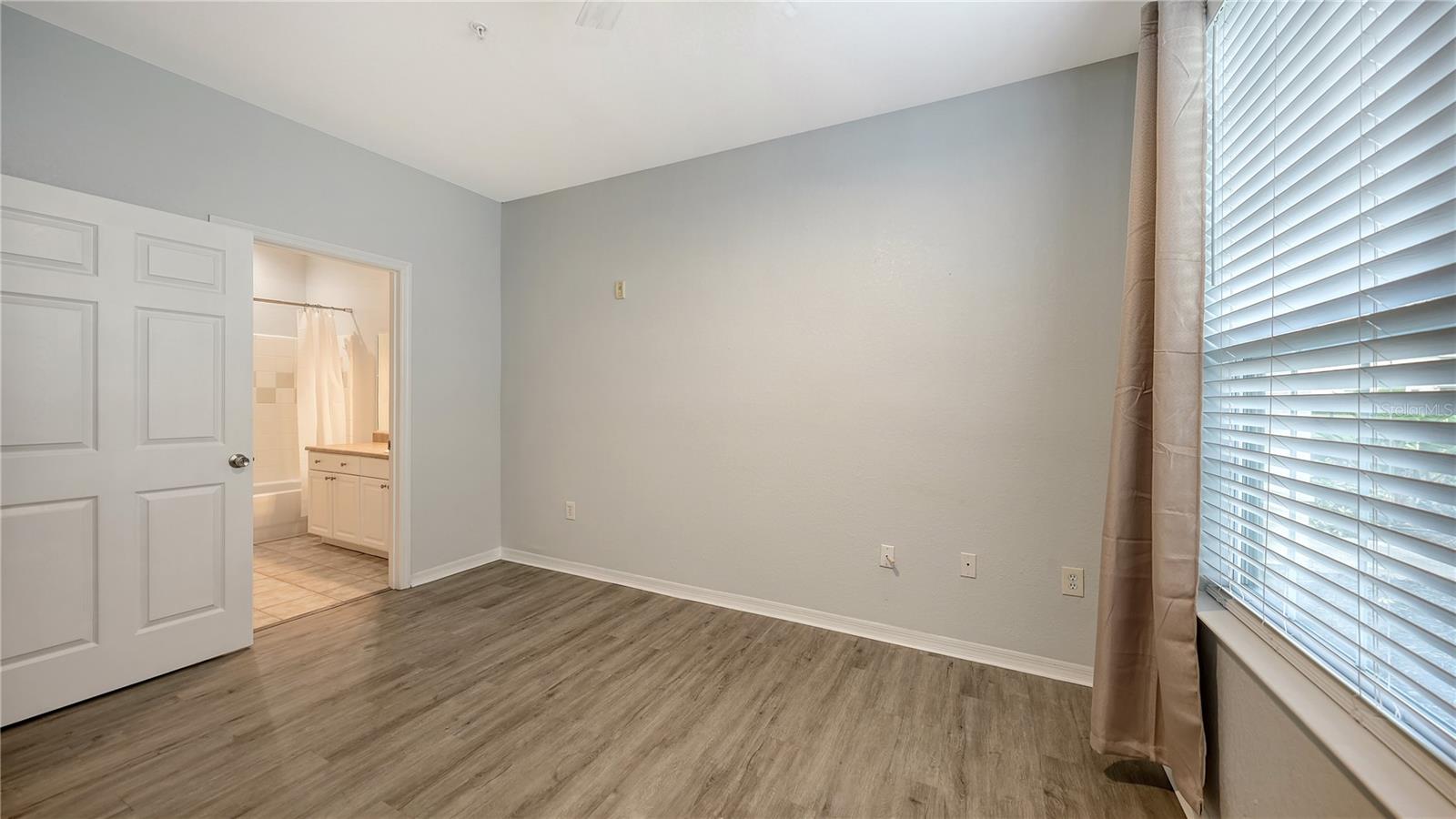 ADMIRALS WALK - Residential Lease