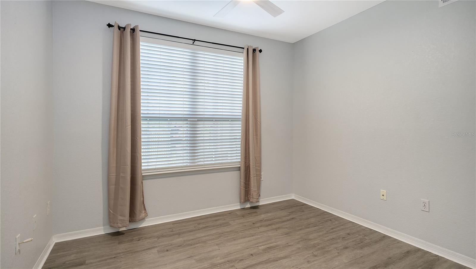 ADMIRALS WALK - Residential Lease