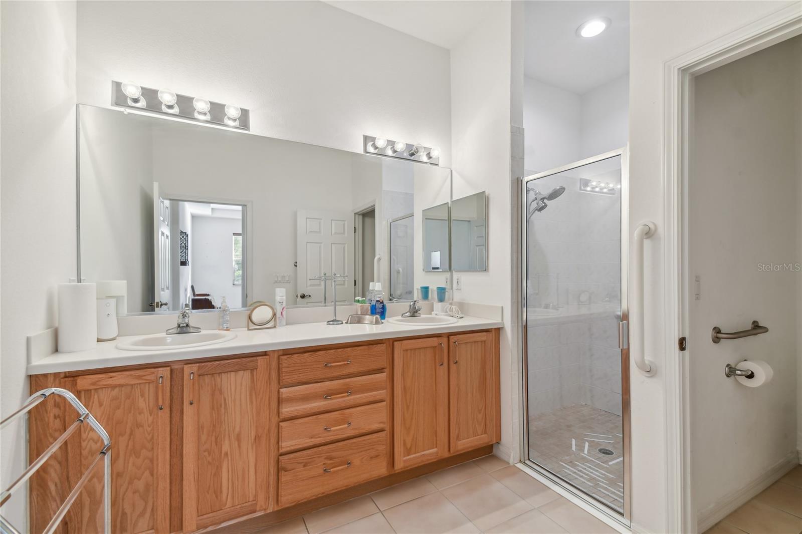 MAPLEWOOD CONDO - Residential