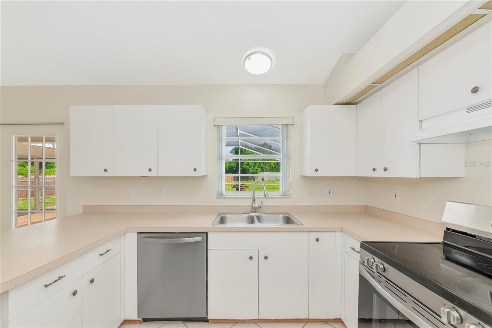 MAGNOLIA MANOR RIVER SEC - Residential