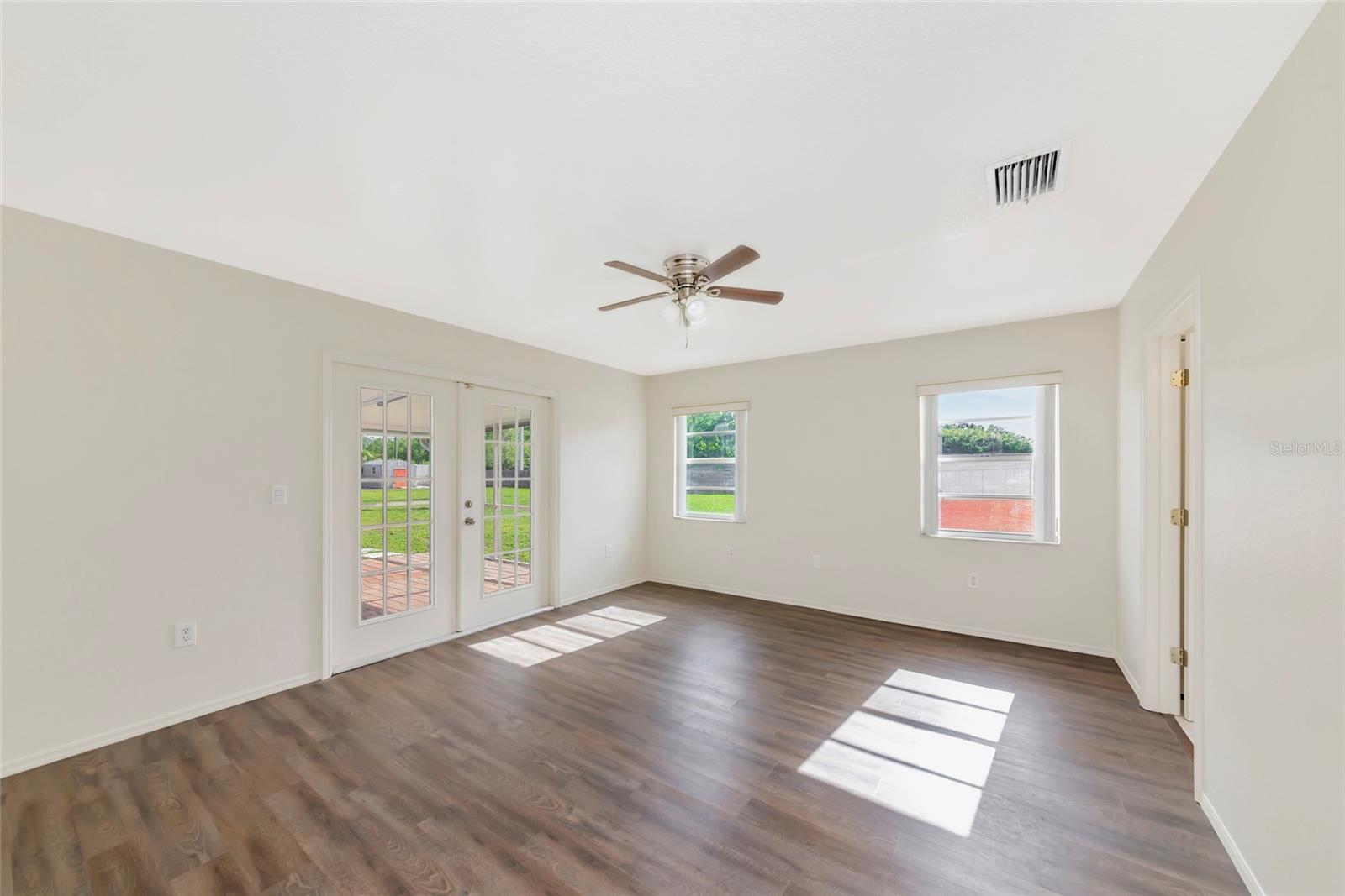 MAGNOLIA MANOR RIVER SEC - Residential