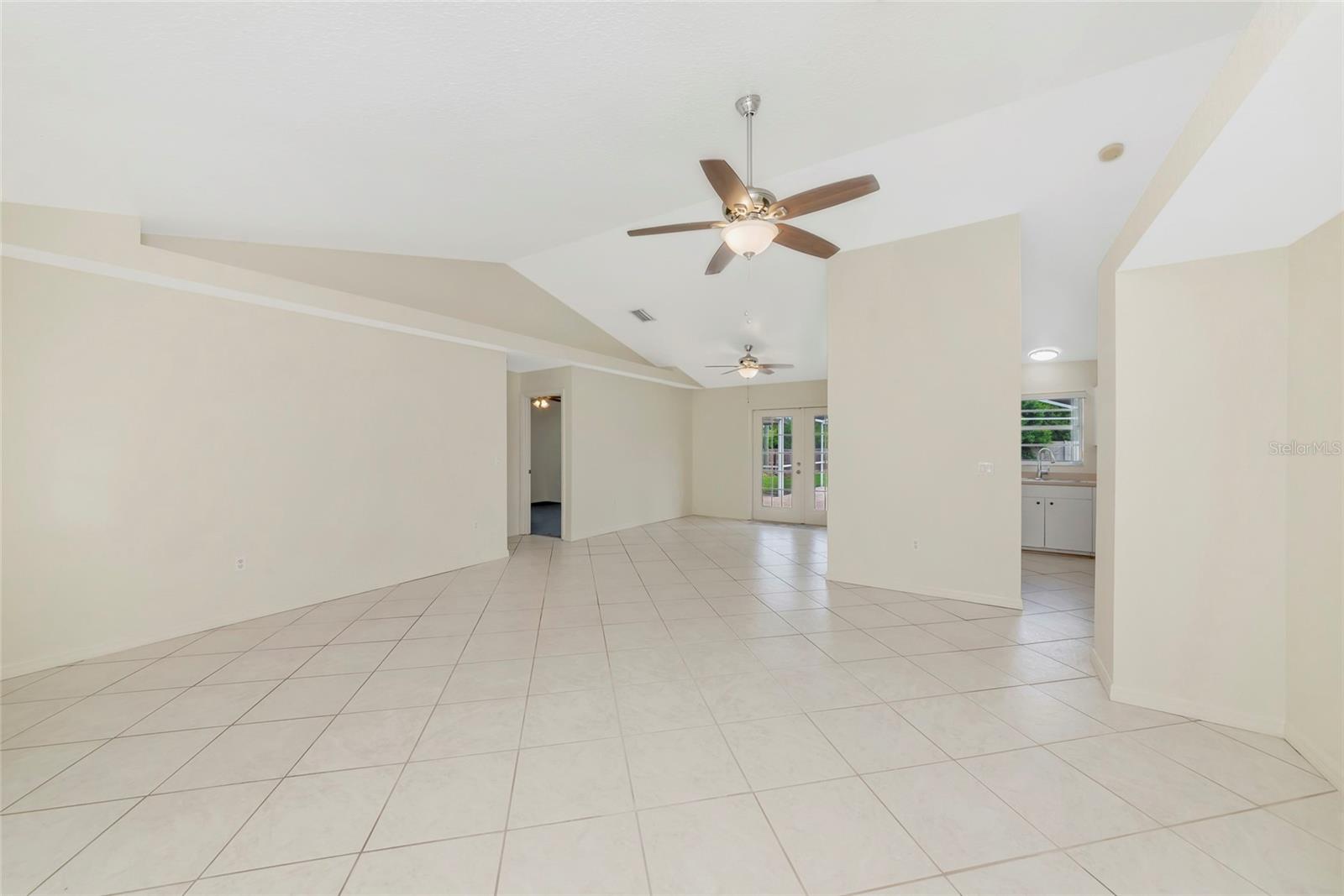 MAGNOLIA MANOR RIVER SEC - Residential