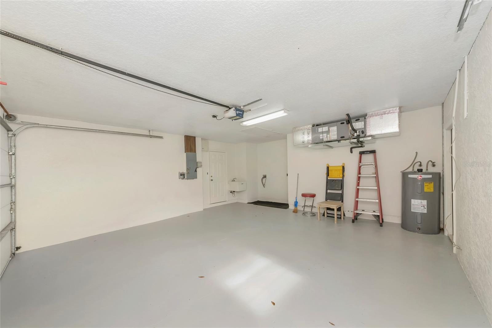 MAGNOLIA MANOR RIVER SEC - Residential