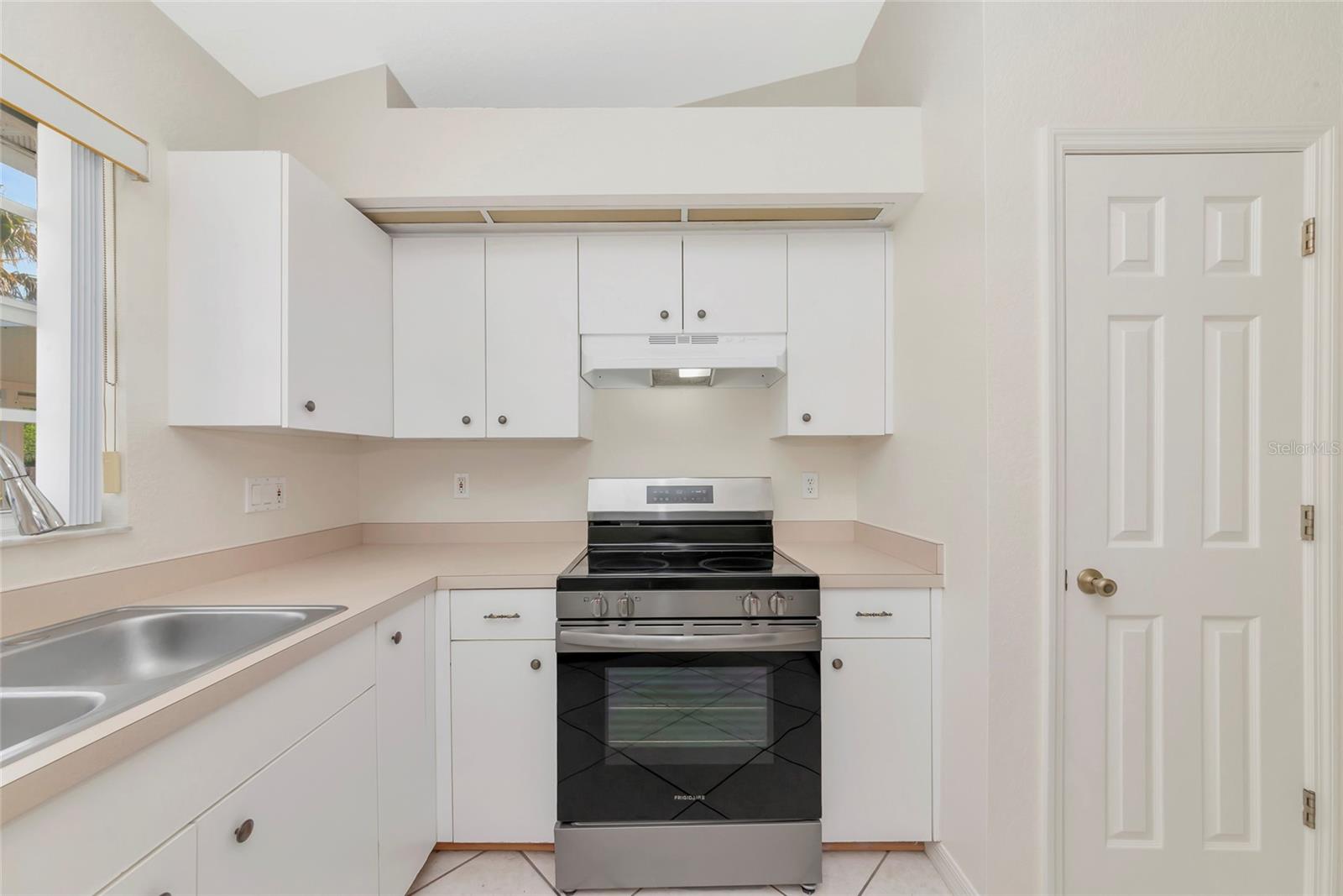 MAGNOLIA MANOR RIVER SEC - Residential