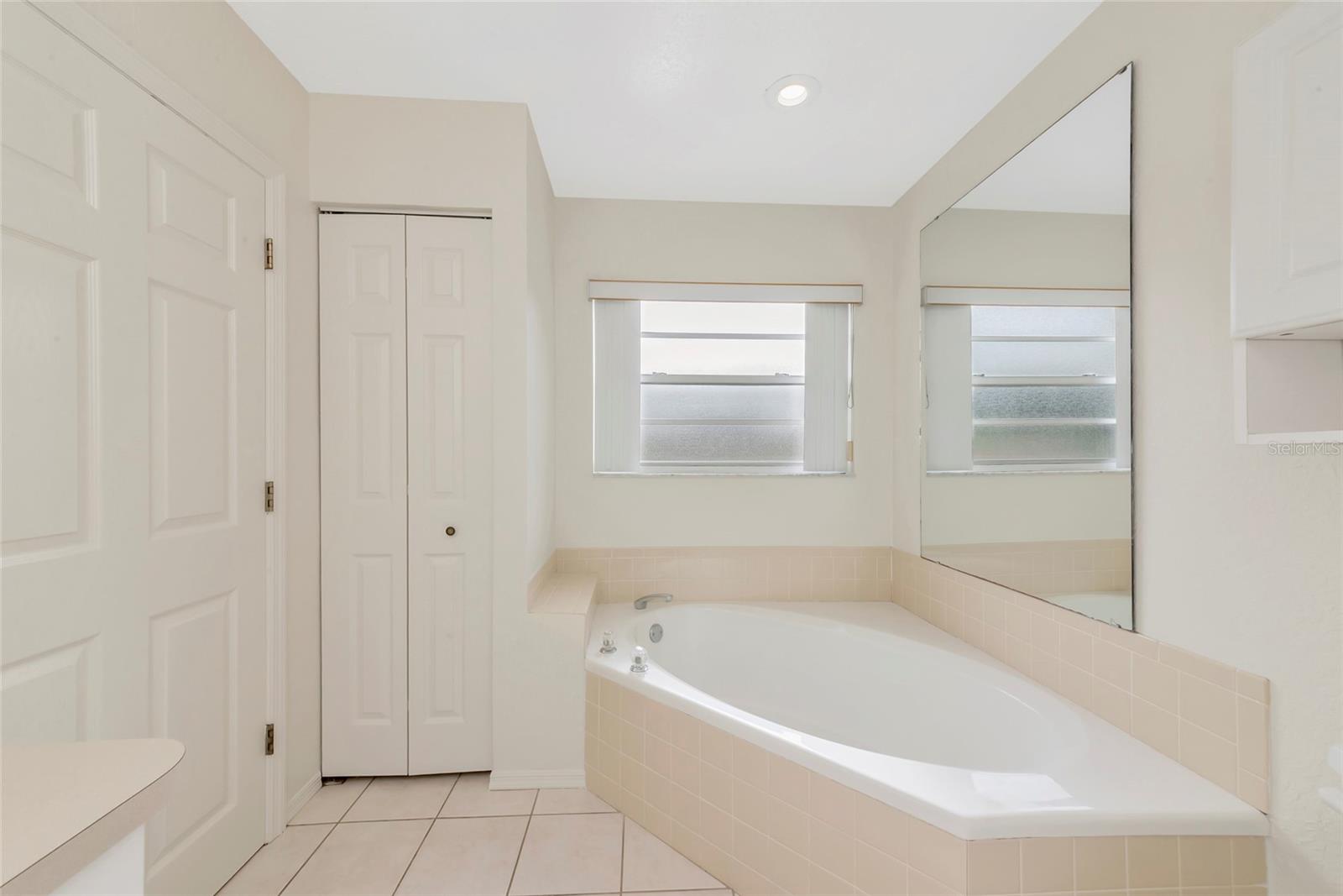 MAGNOLIA MANOR RIVER SEC - Residential