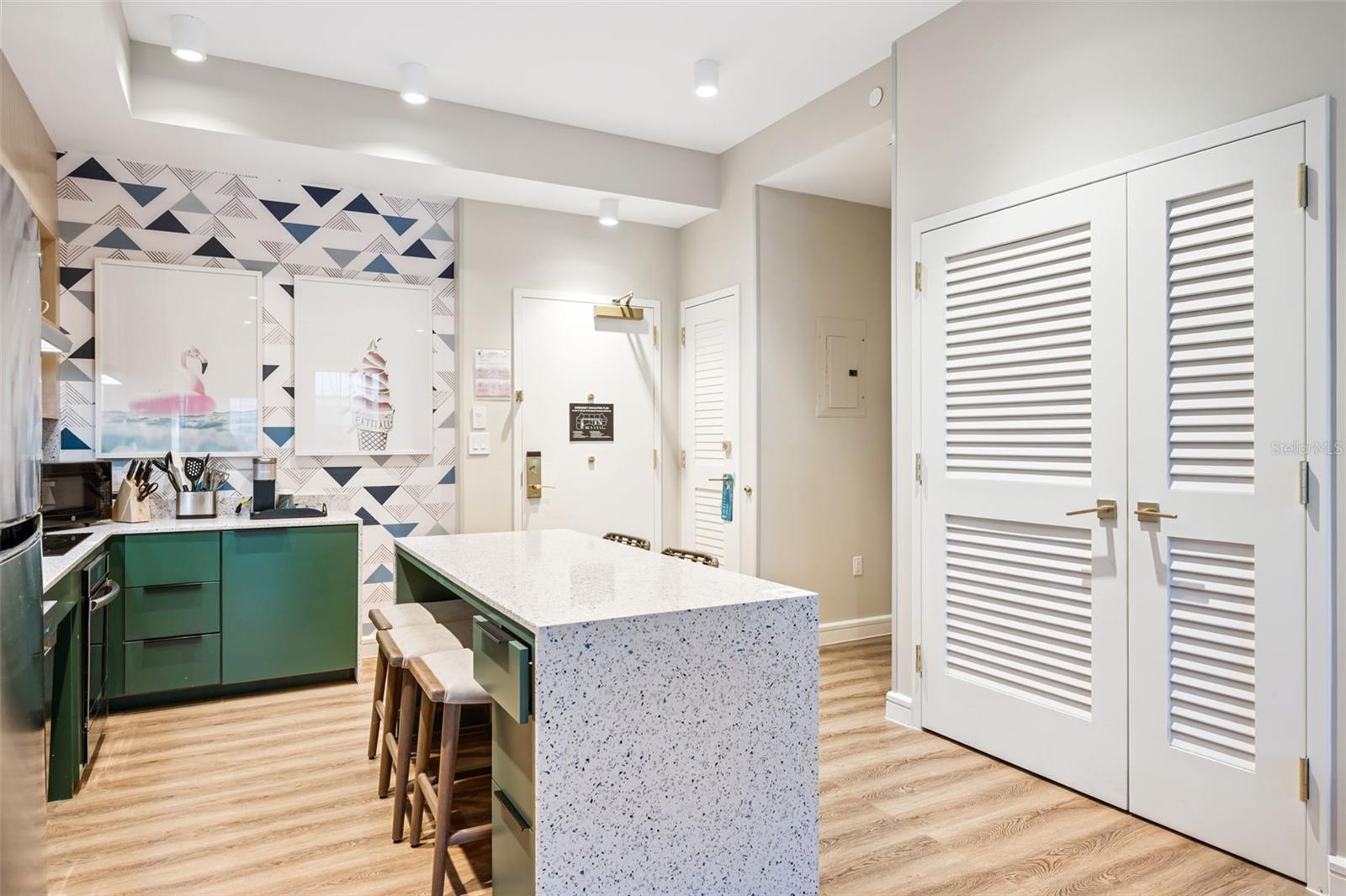 EMBASSY SUITES, SUNSET WALK HOTEL - Residential