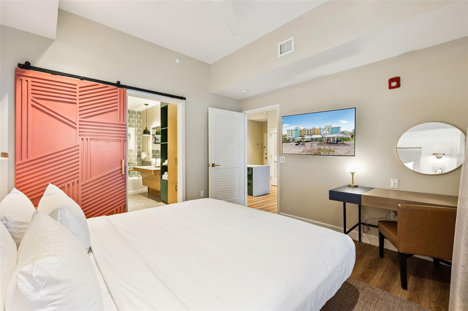 EMBASSY SUITES, SUNSET WALK HOTEL - Residential