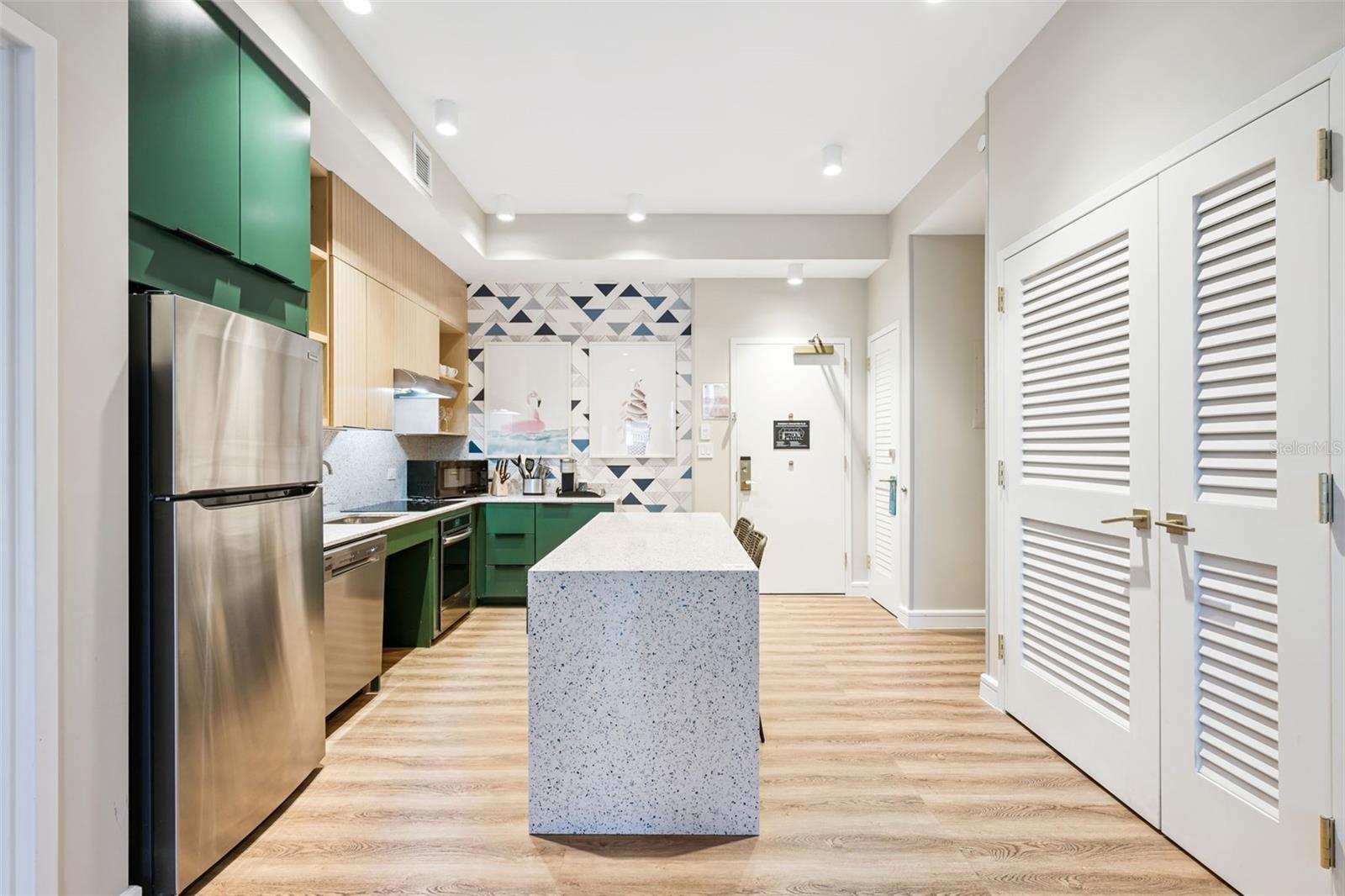 EMBASSY SUITES, SUNSET WALK HOTEL - Residential