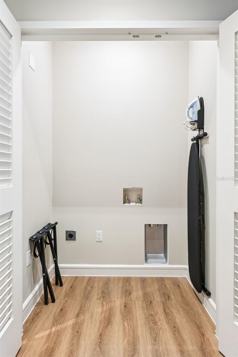 EMBASSY SUITES, SUNSET WALK HOTEL - Residential